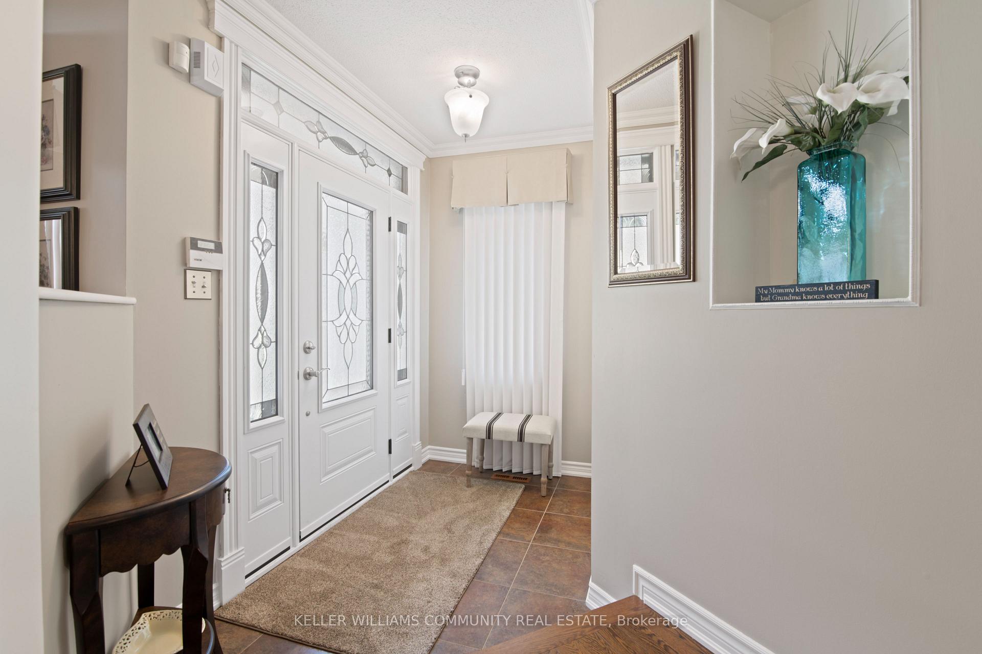 Photo 5 of 200 Sprucewood Crescent, Clarington, Bowmanville — HOMEH