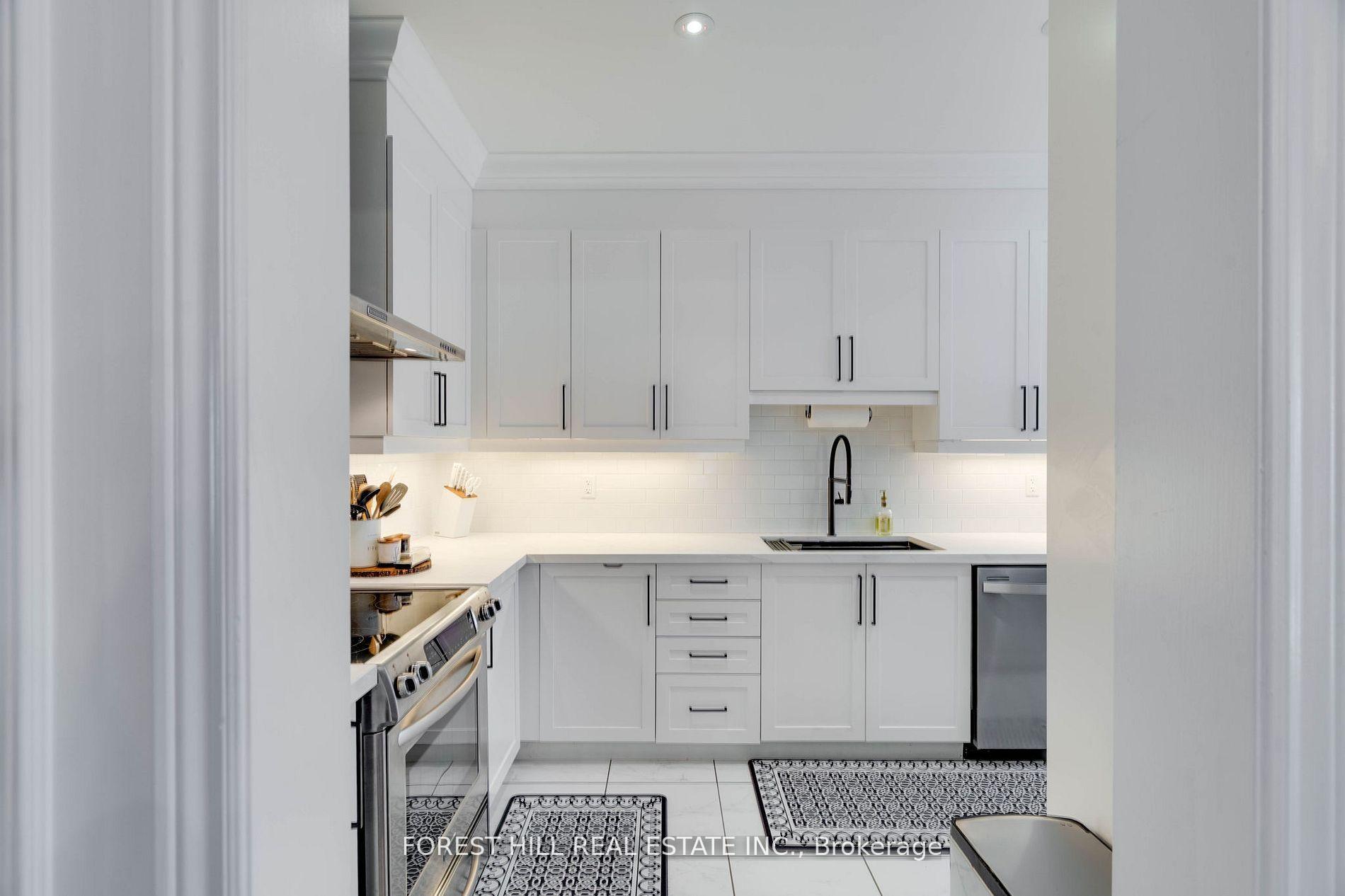 Photo 31 of 101 Southvale Drive, Vaughan, Patterson — HOMEH