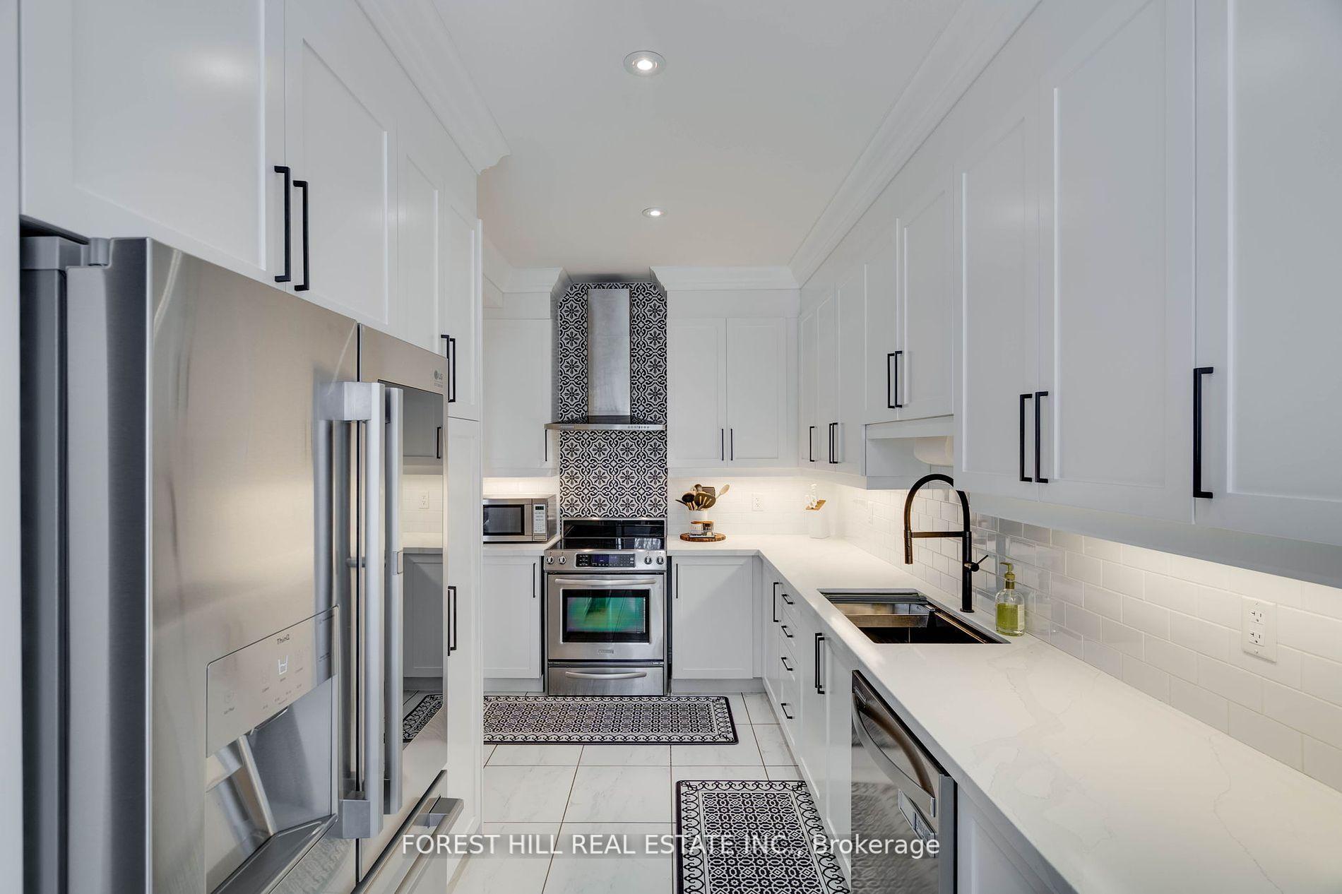Photo 19 of 101 Southvale Drive, Vaughan, Patterson — HOMEH