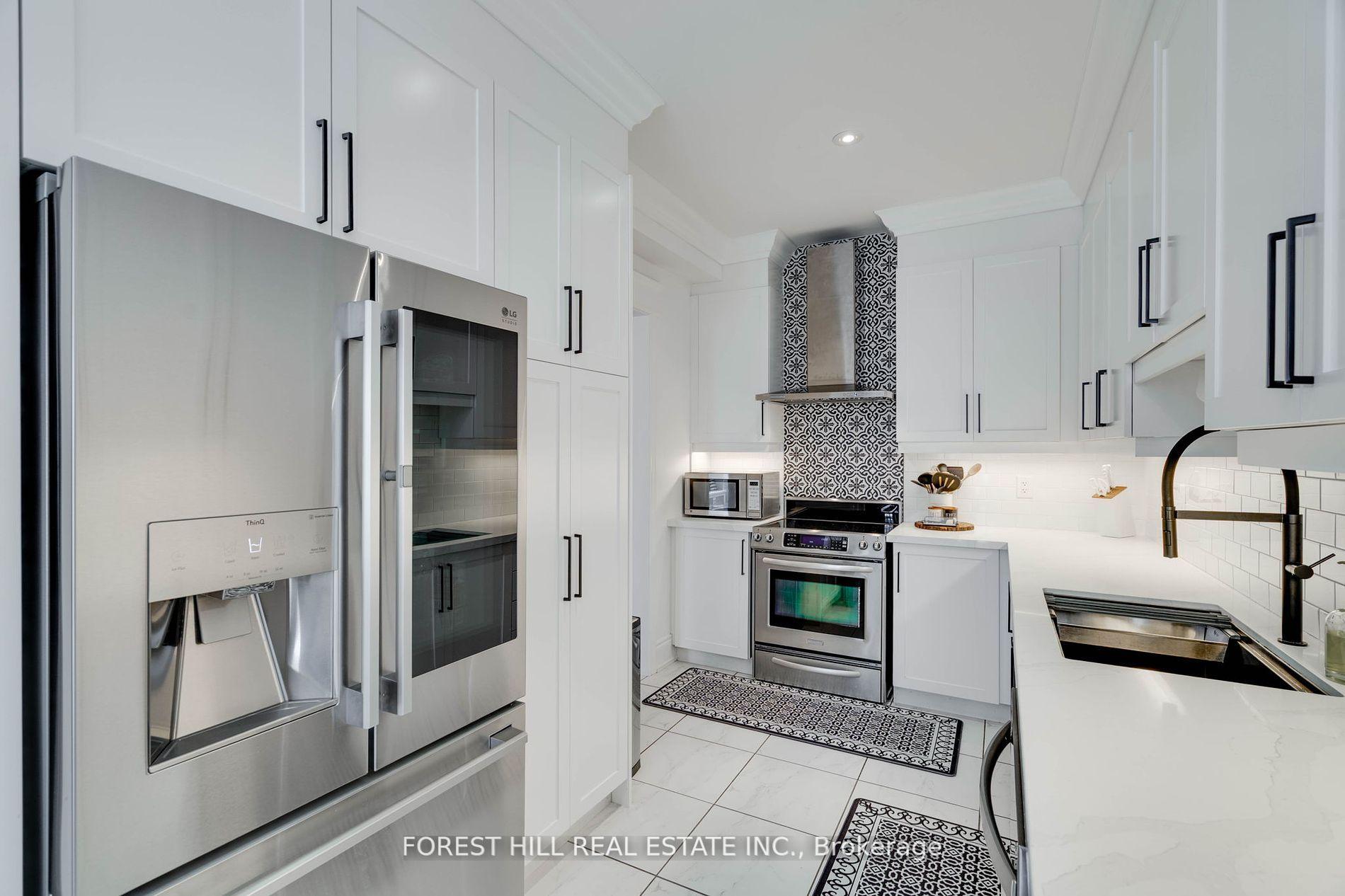 Photo 32 of 101 Southvale Drive, Vaughan, Patterson — HOMEH