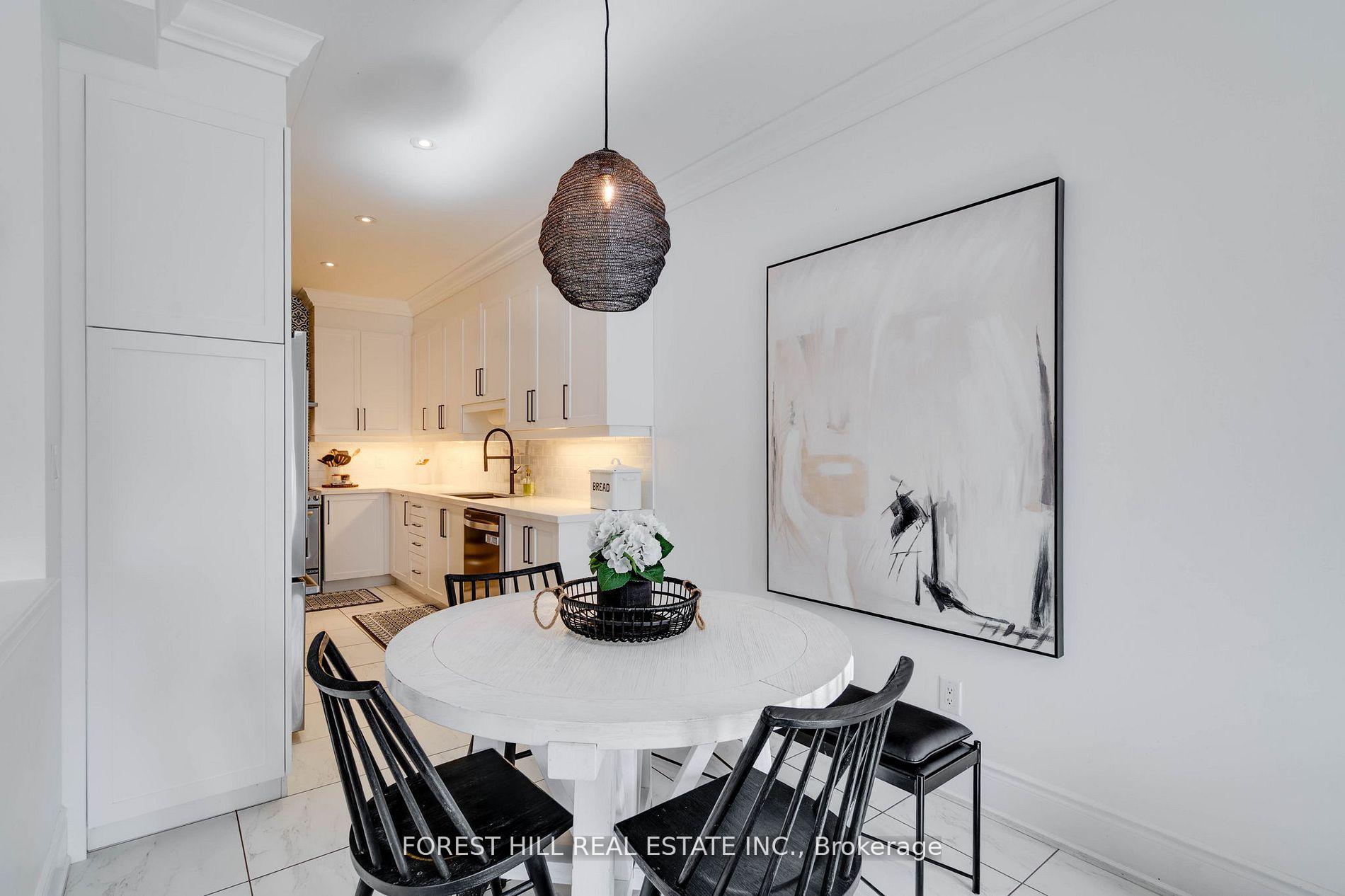 Photo 6 of 101 Southvale Drive, Vaughan, Patterson — HOMEH