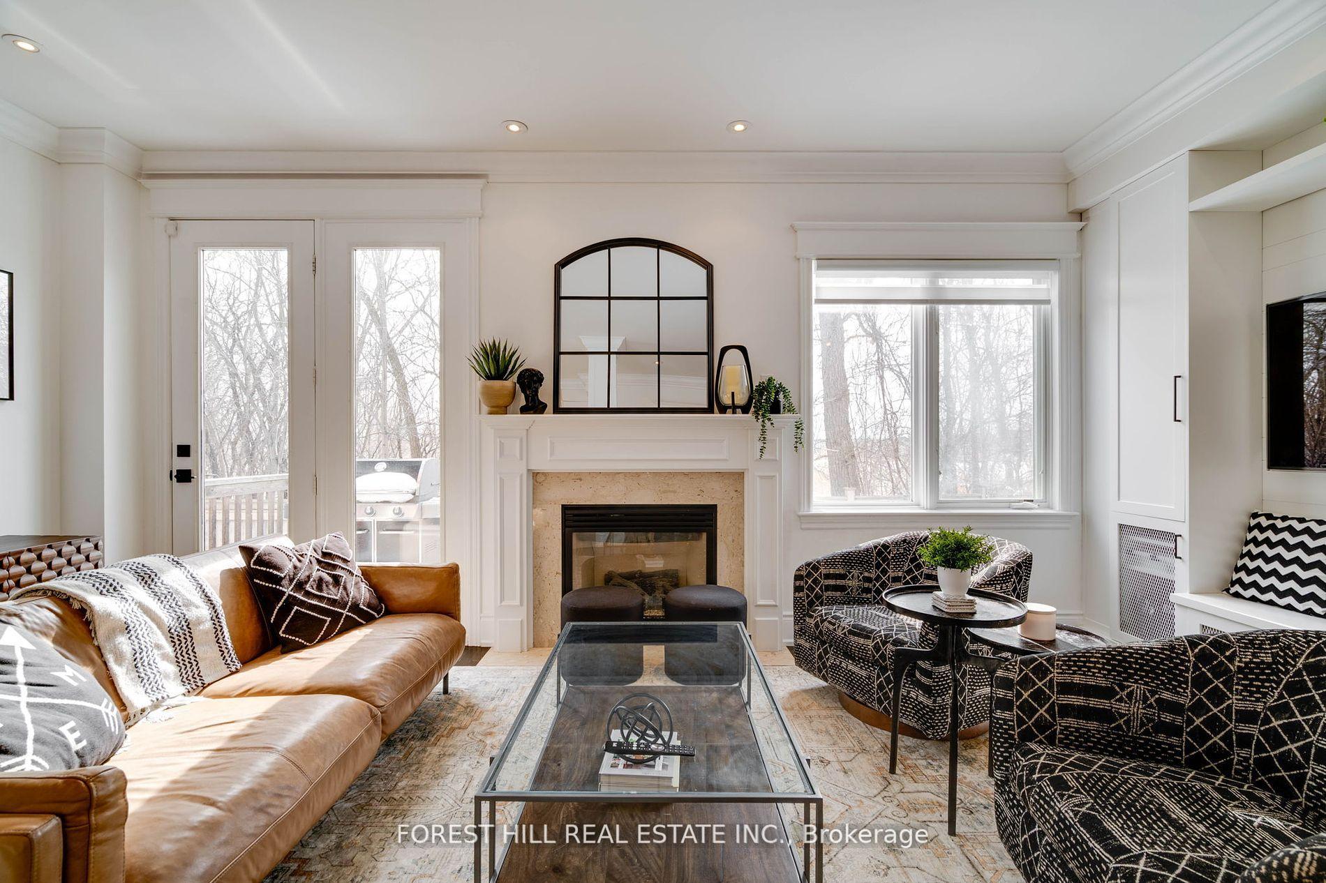 Photo 3 of 101 Southvale Drive, Vaughan, Patterson — HOMEH