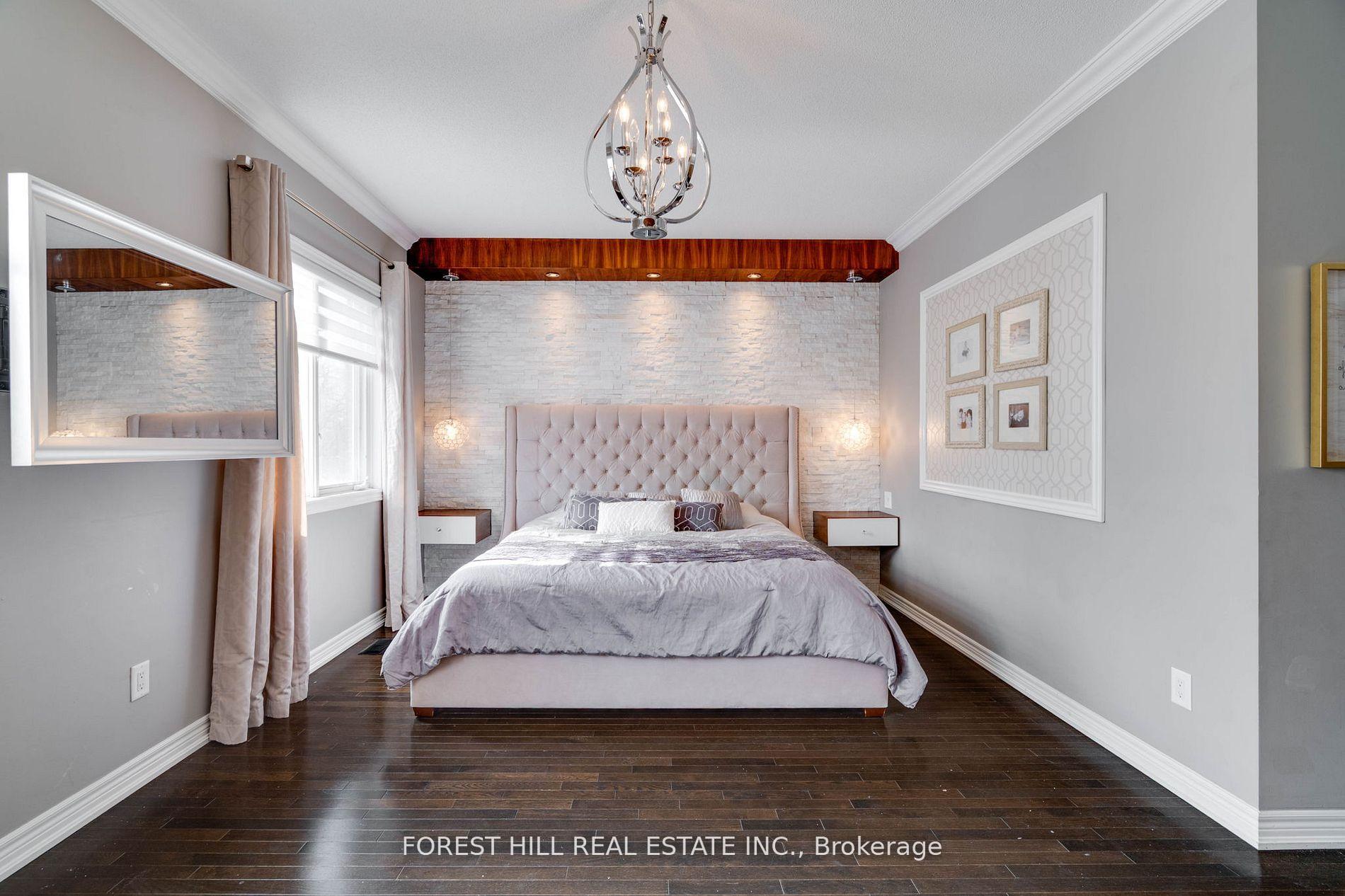 Photo 11 of 101 Southvale Drive, Vaughan, Patterson — HOMEH