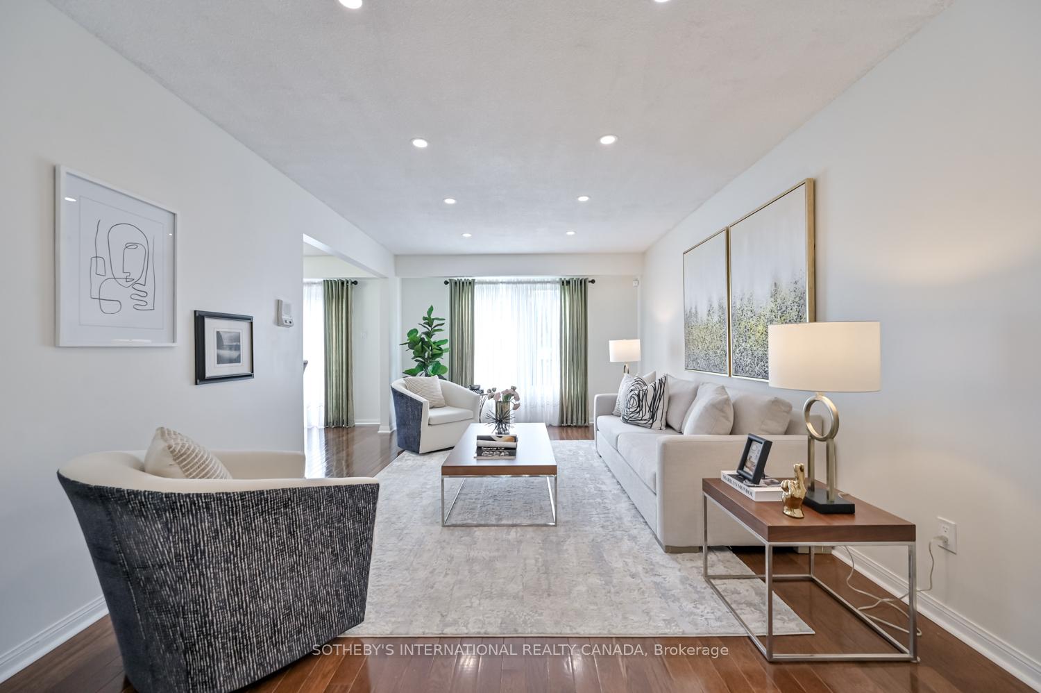 Photo 1 of 134 Greenwich Square, Scarborough, Eglinton East — HOMEH