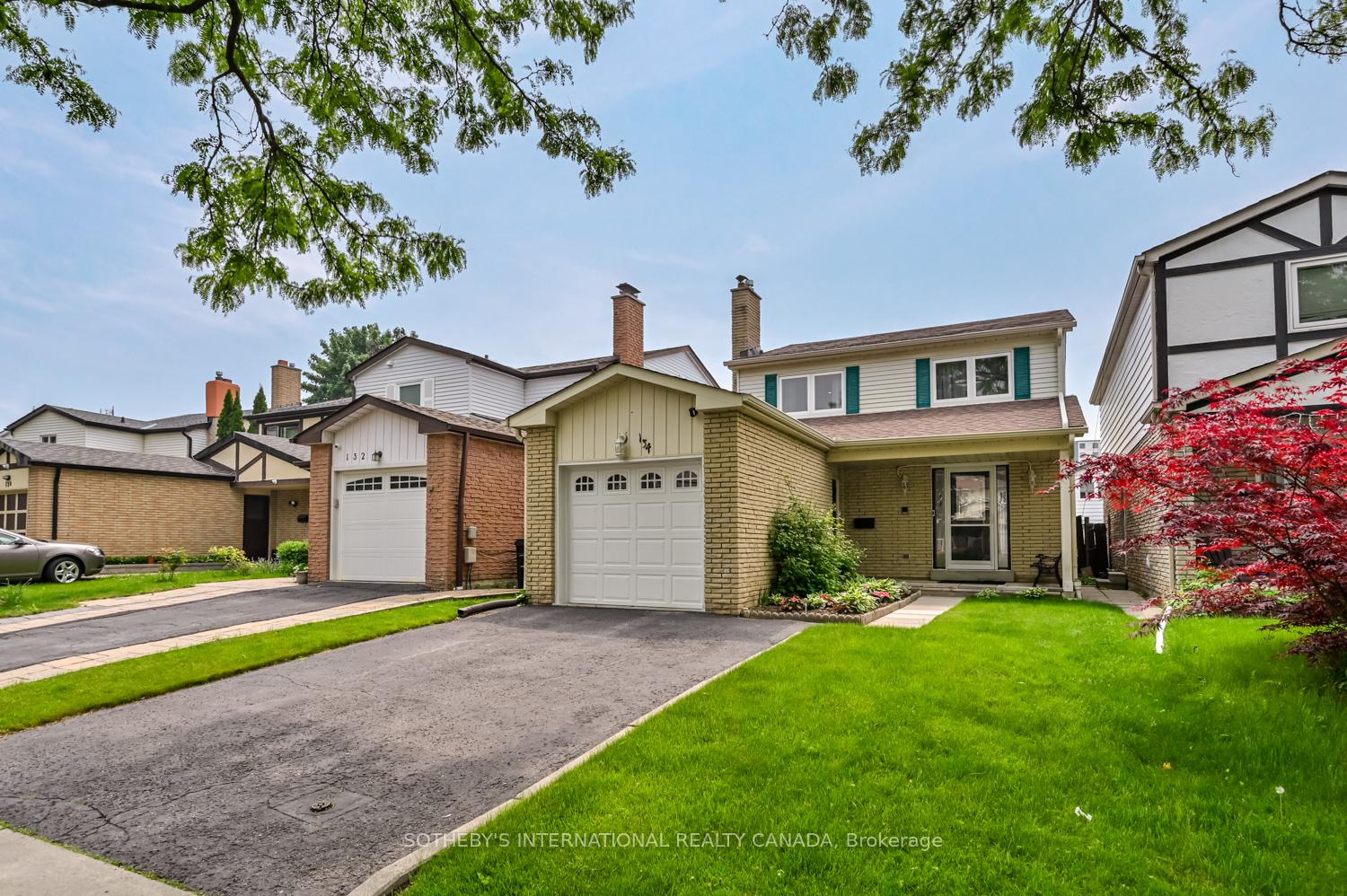 Photo 3 of 134 Greenwich Square, Scarborough, Eglinton East — HOMEH
