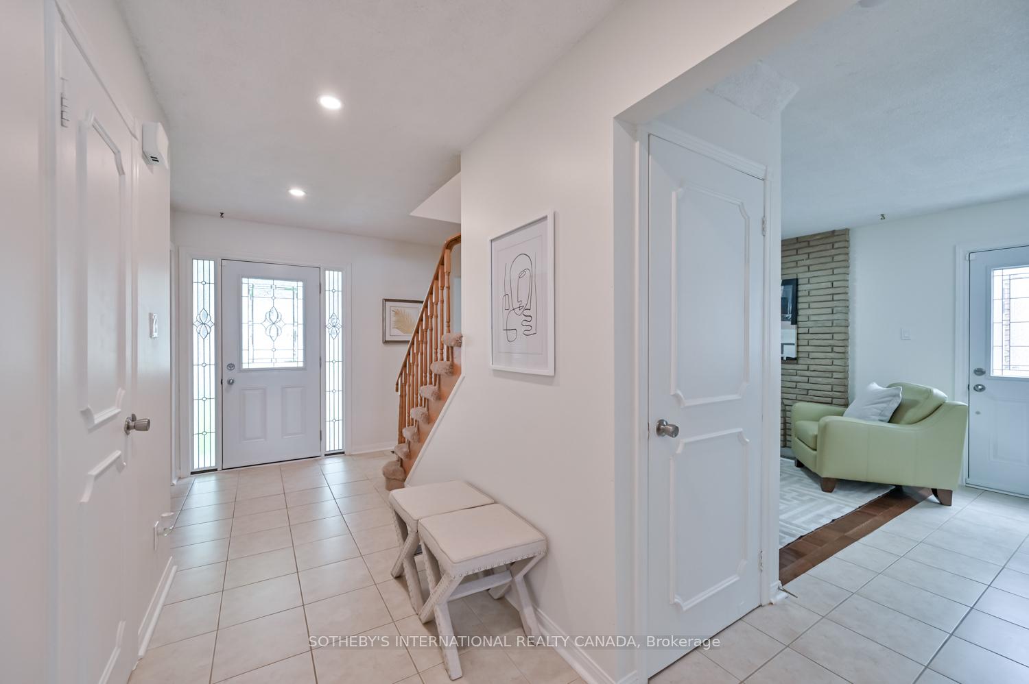 Photo 2 of 134 Greenwich Square, Scarborough, Eglinton East — HOMEH