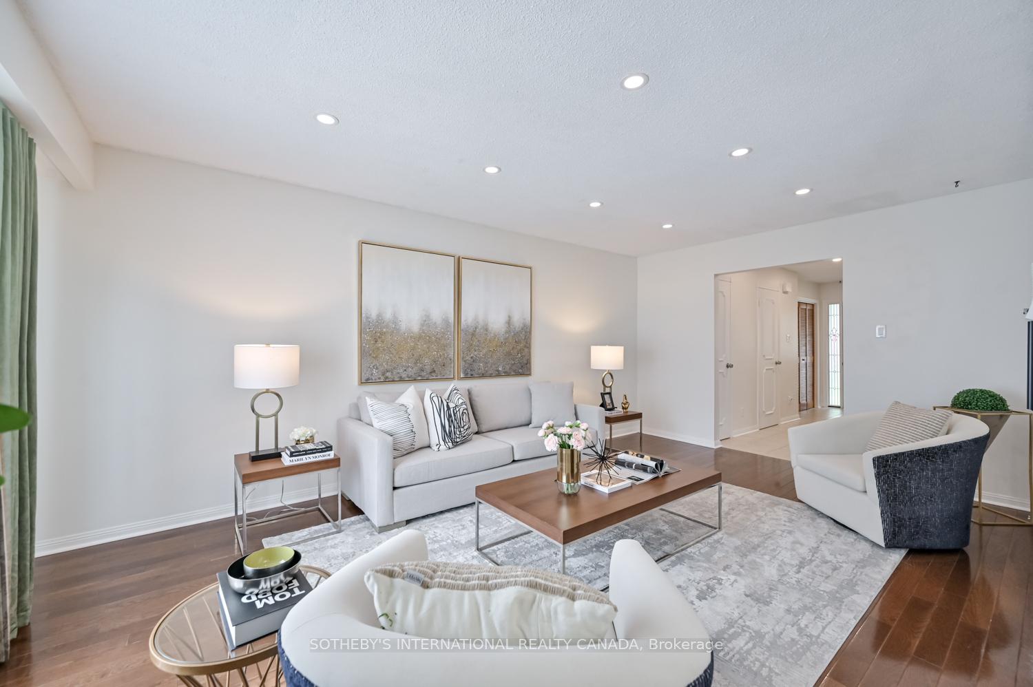 Photo 5 of 134 Greenwich Square, Scarborough, Eglinton East — HOMEH