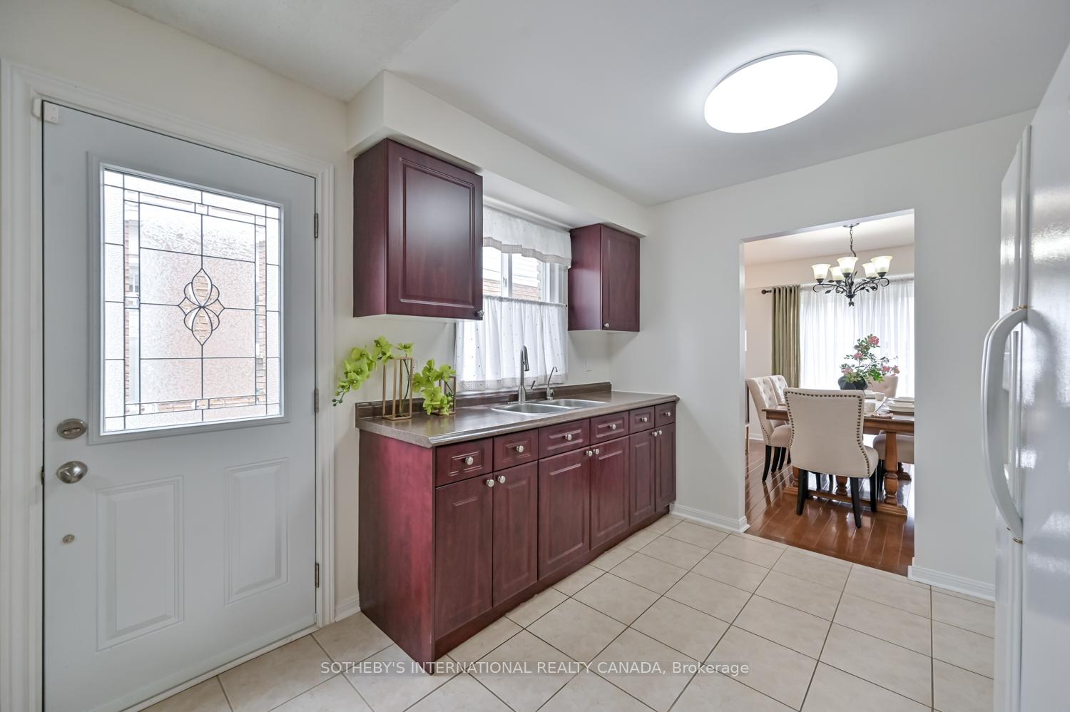 Photo 39 of 134 Greenwich Square, Scarborough, Eglinton East — HOMEH