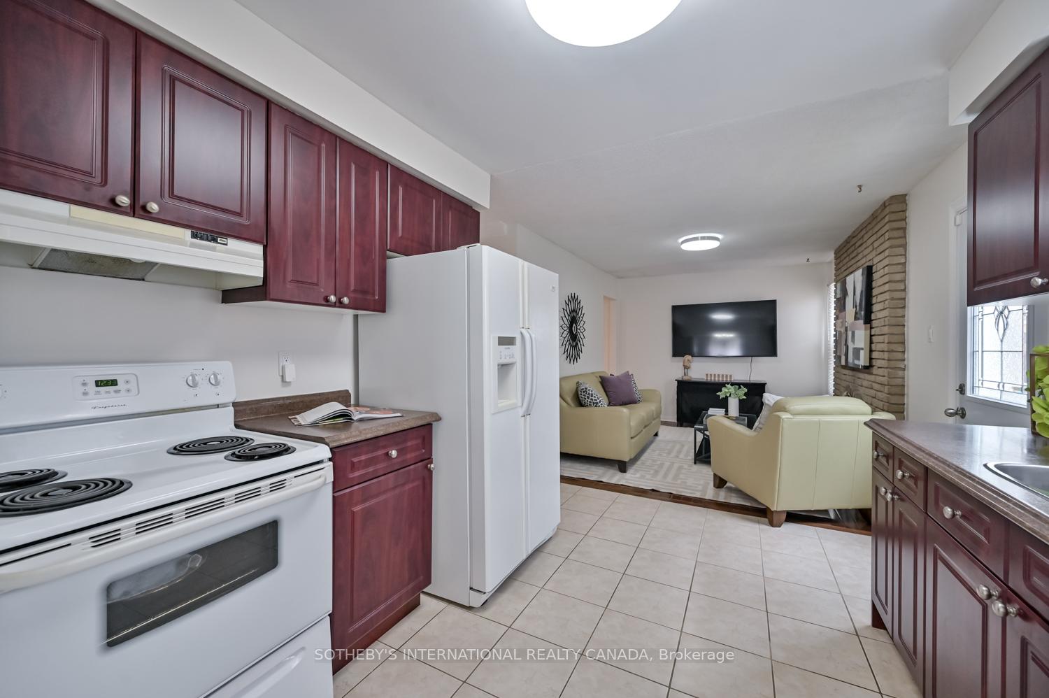 Photo 22 of 134 Greenwich Square, Scarborough, Eglinton East — HOMEH