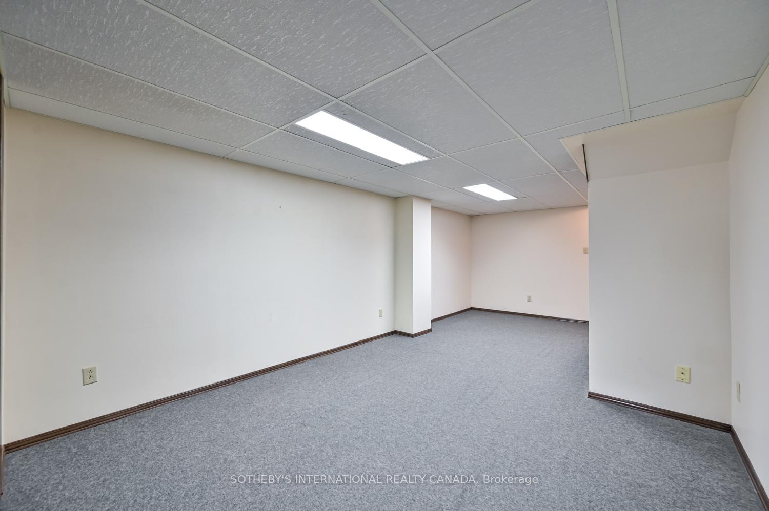 Photo 15 of 134 Greenwich Square, Scarborough, Eglinton East — HOMEH