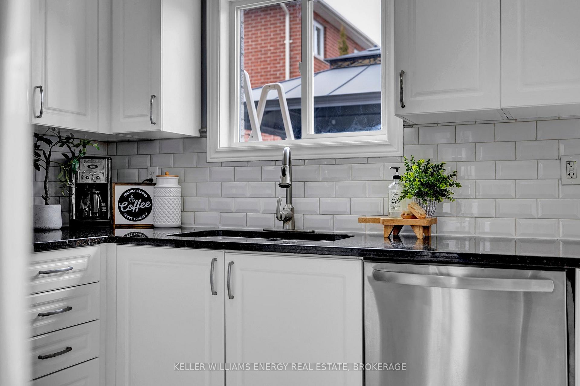 Photo 13 of 7 Myette Drive, Whitby, Williamsburg — HOMEH