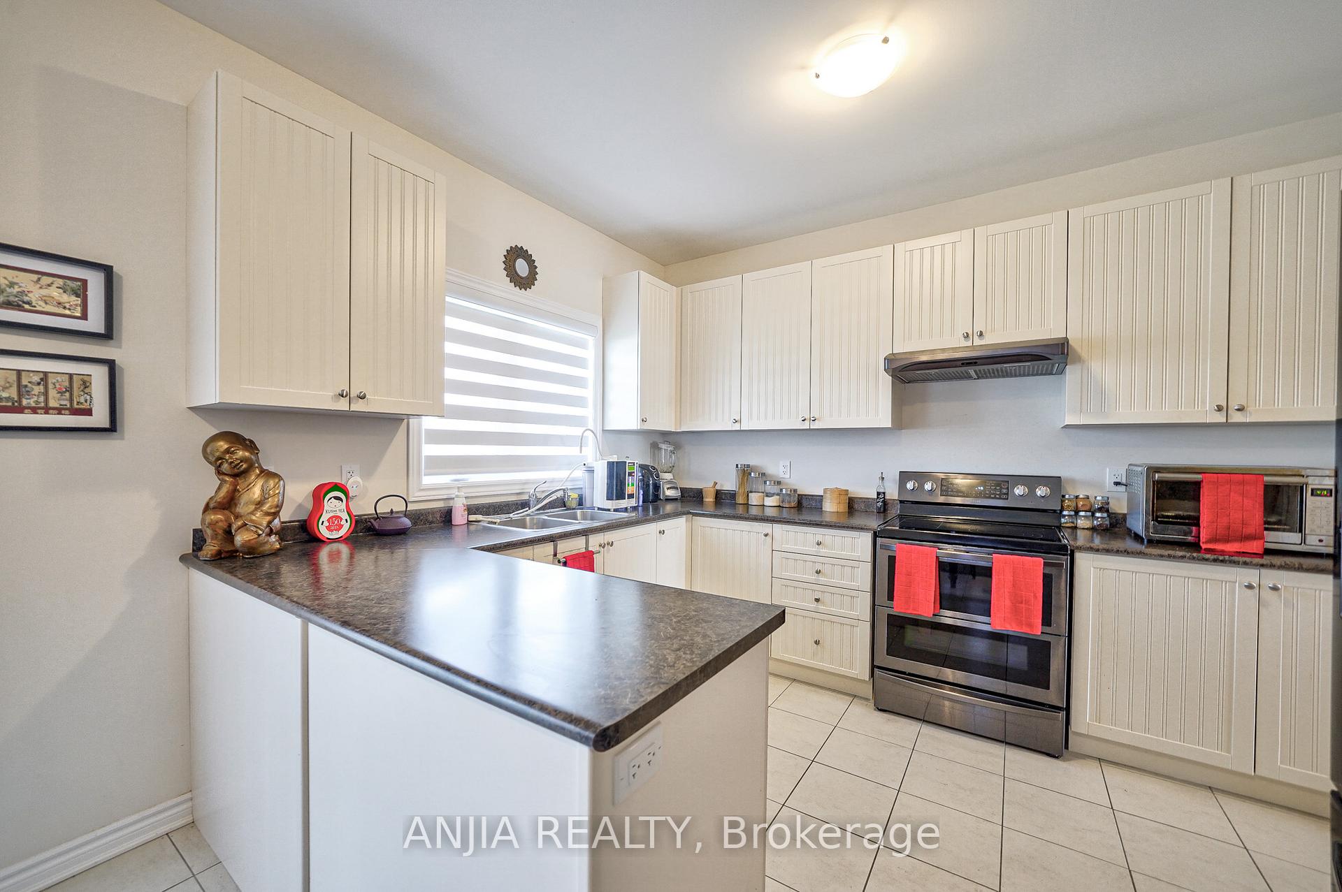 Photo 9 of 7 Butcher Street, Brock, Beaverton — HOMEH