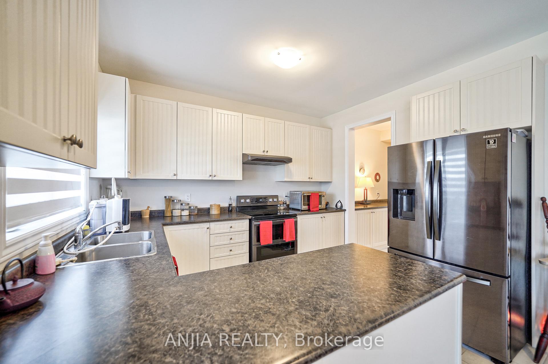 Photo 11 of 7 Butcher Street, Brock, Beaverton — HOMEH