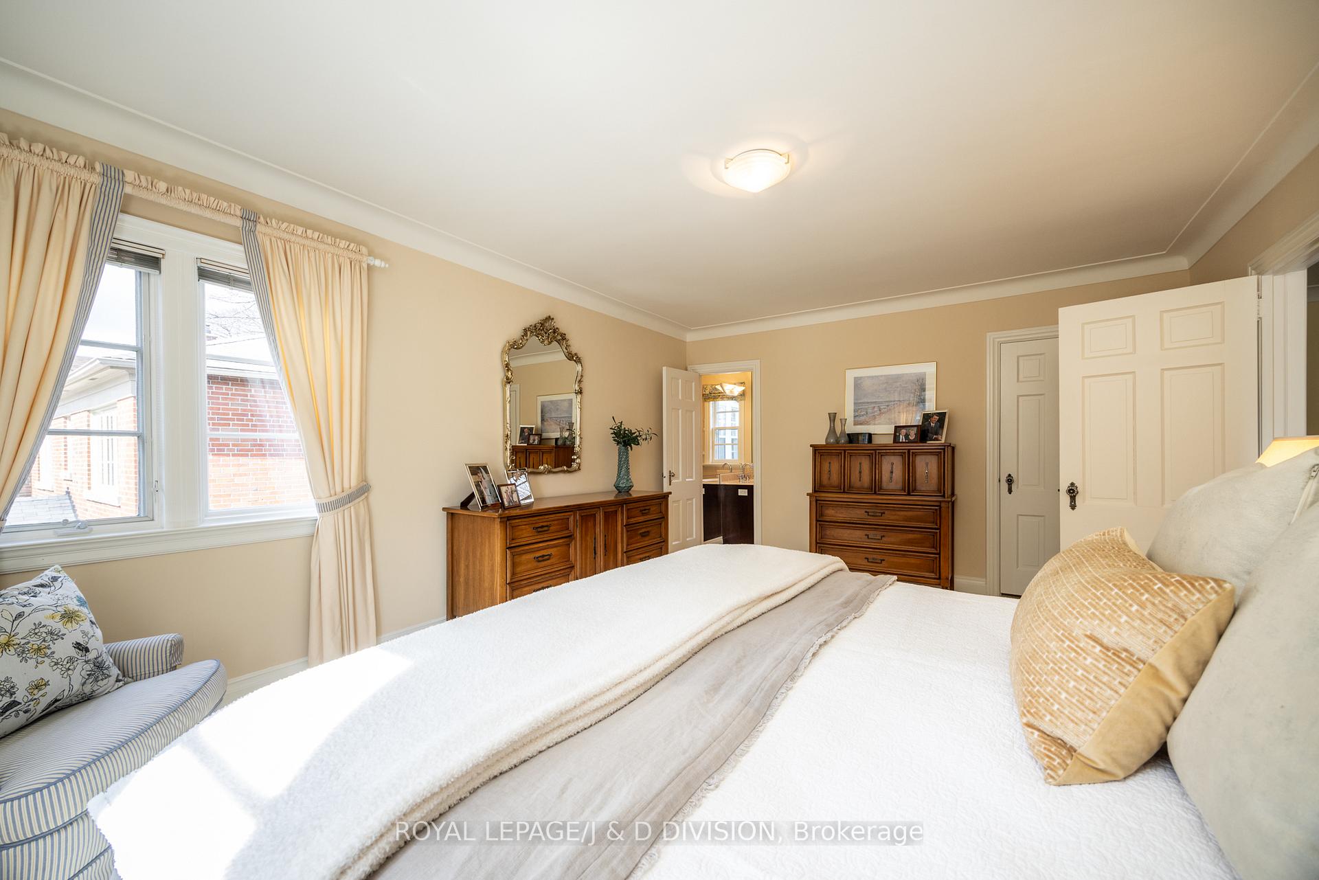 Photo 15 of 404 Glencairn Avenue, Toronto, Lawrence Park South — HOMEH