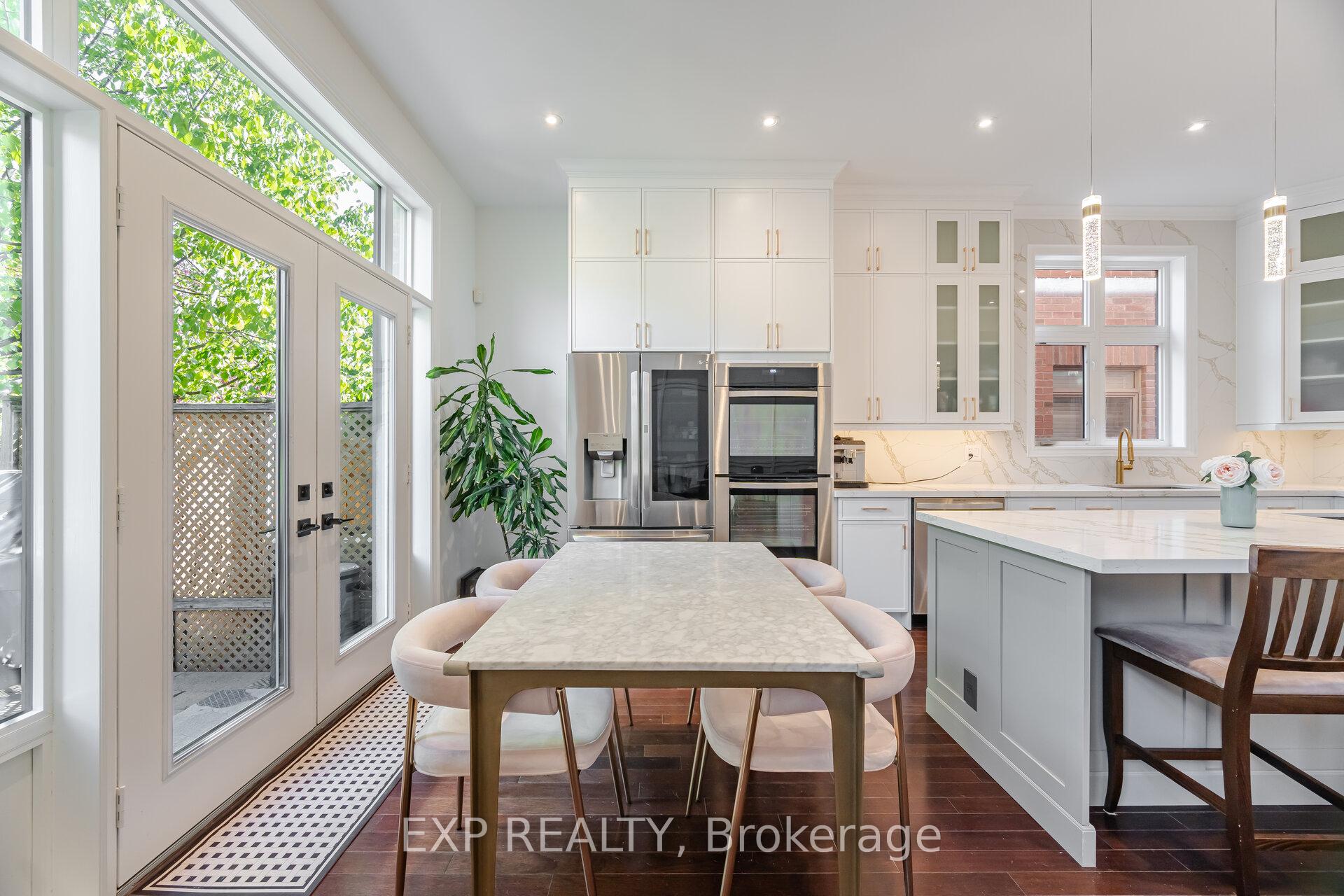Photo 14 of 185 Cook's Mill Crescent, Vaughan, Patterson — HOMEH