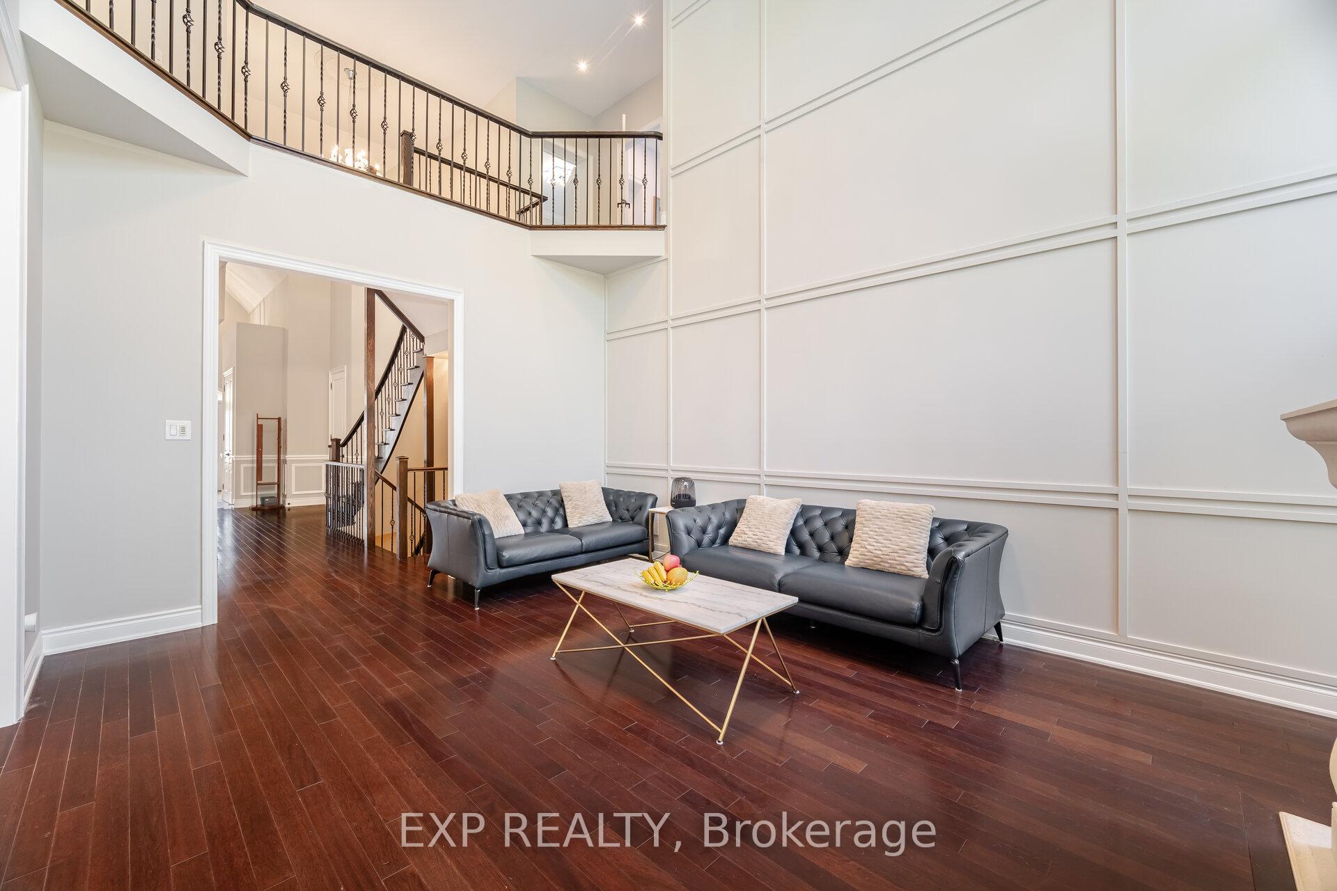 Photo 10 of 185 Cook's Mill Crescent, Vaughan, Patterson — HOMEH
