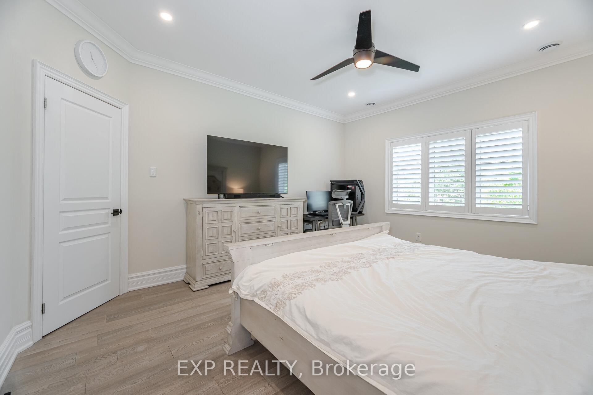 Photo 27 of 185 Cook's Mill Crescent, Vaughan, Patterson — HOMEH
