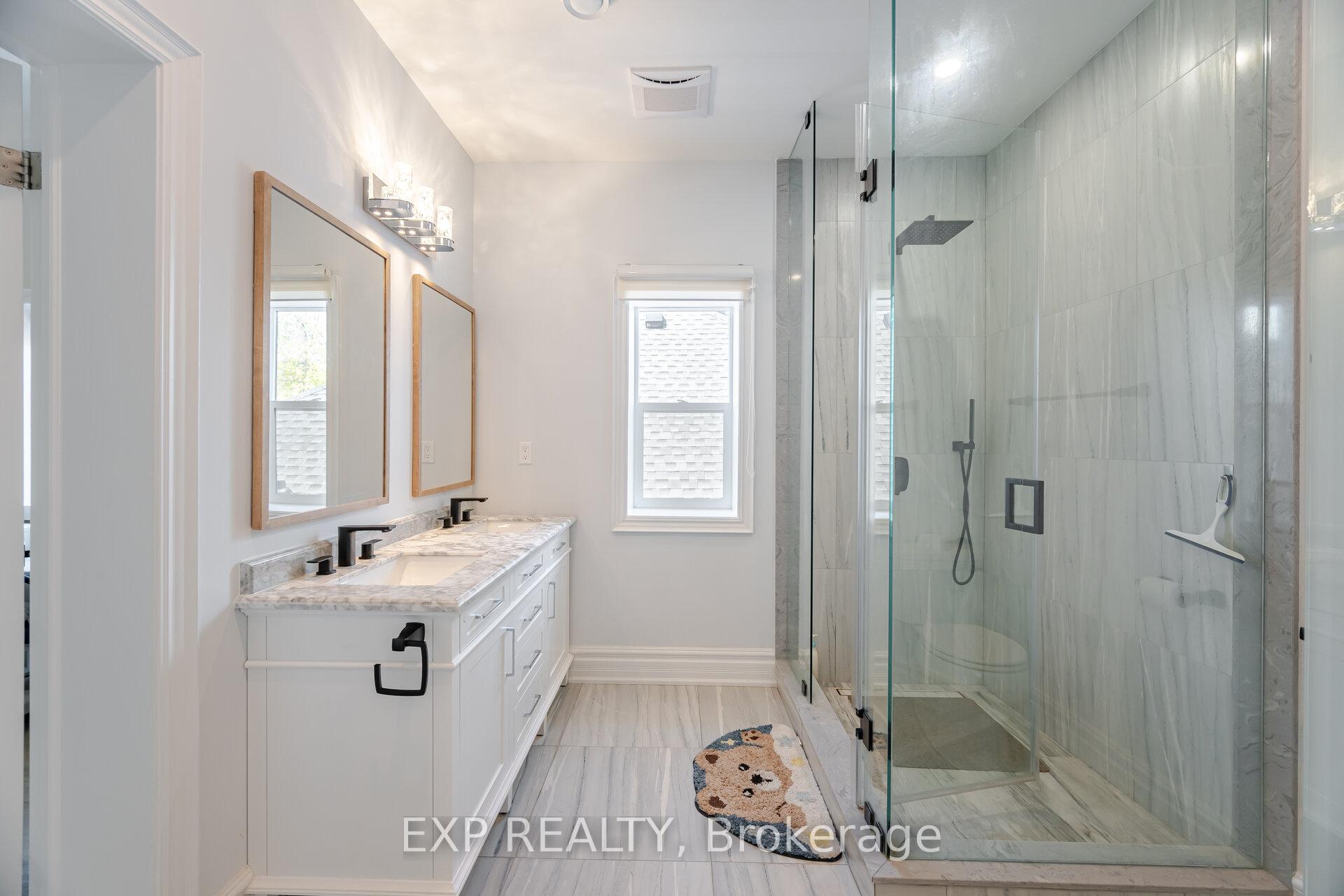 Photo 32 of 185 Cook's Mill Crescent, Vaughan, Patterson — HOMEH