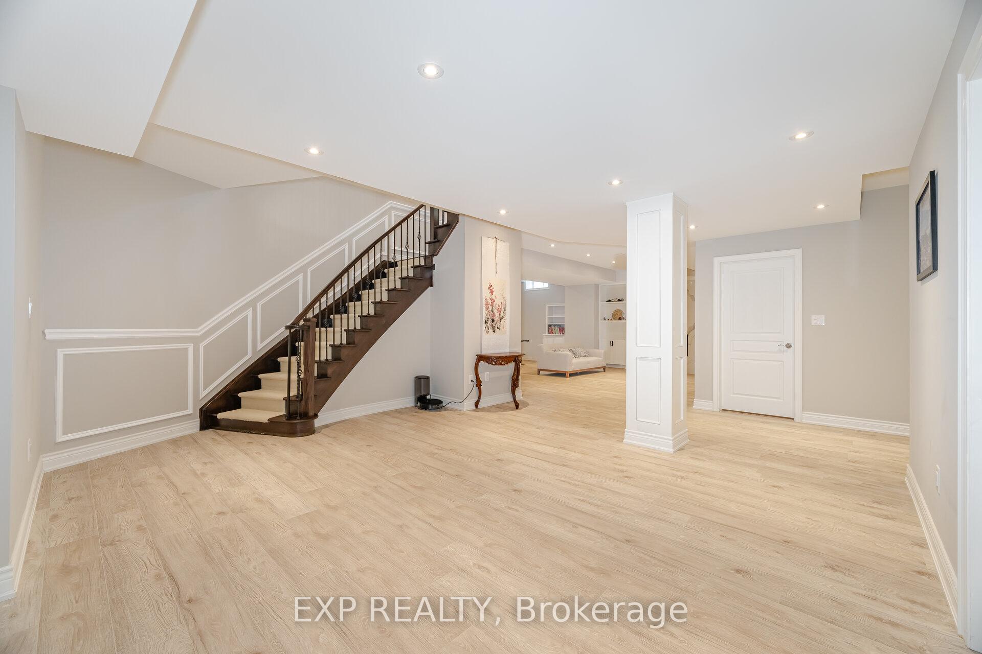 Photo 34 of 185 Cook's Mill Crescent, Vaughan, Patterson — HOMEH