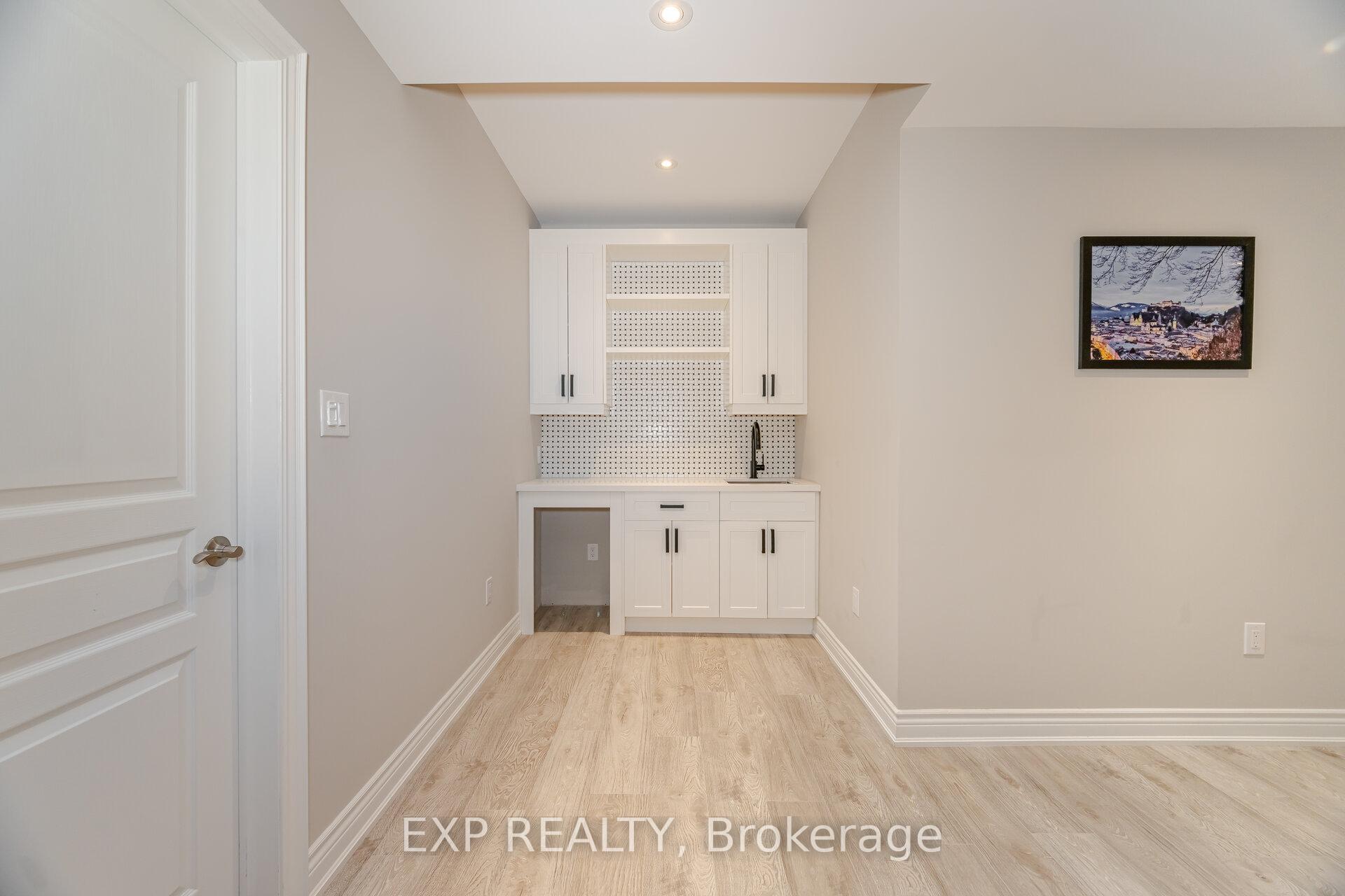 Photo 35 of 185 Cook's Mill Crescent, Vaughan, Patterson — HOMEH