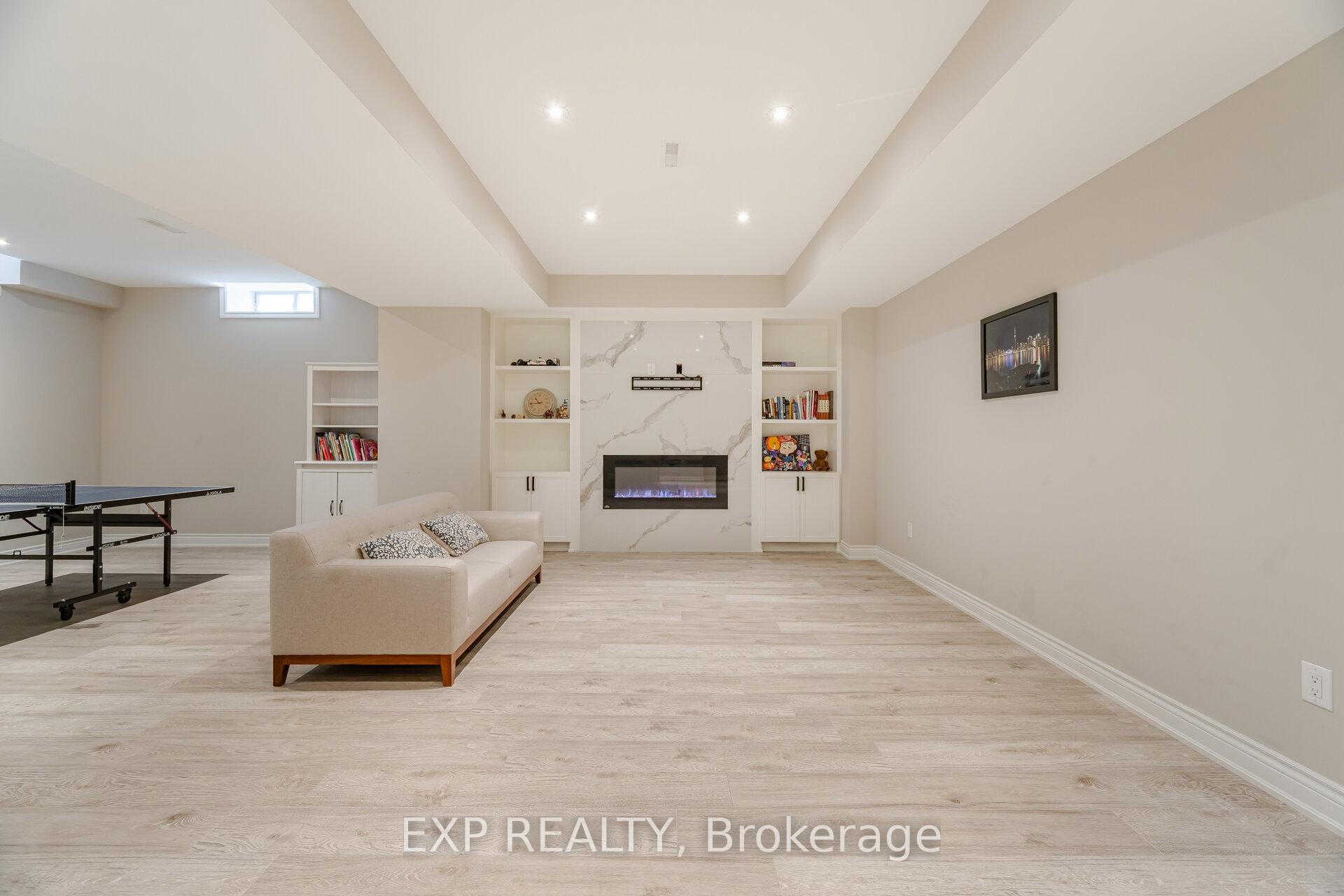 Photo 40 of 185 Cook's Mill Crescent, Vaughan, Patterson — HOMEH