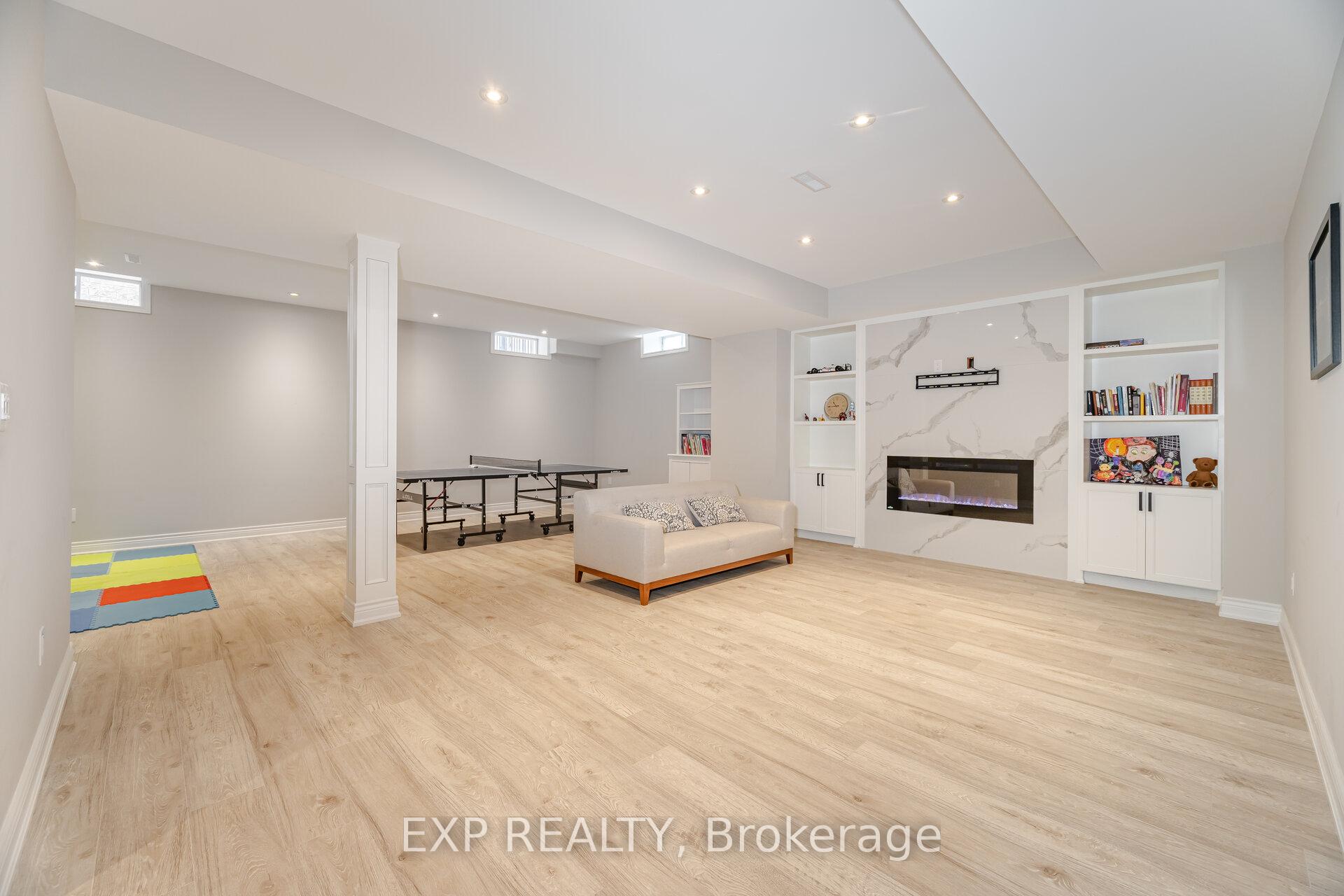Photo 36 of 185 Cook's Mill Crescent, Vaughan, Patterson — HOMEH