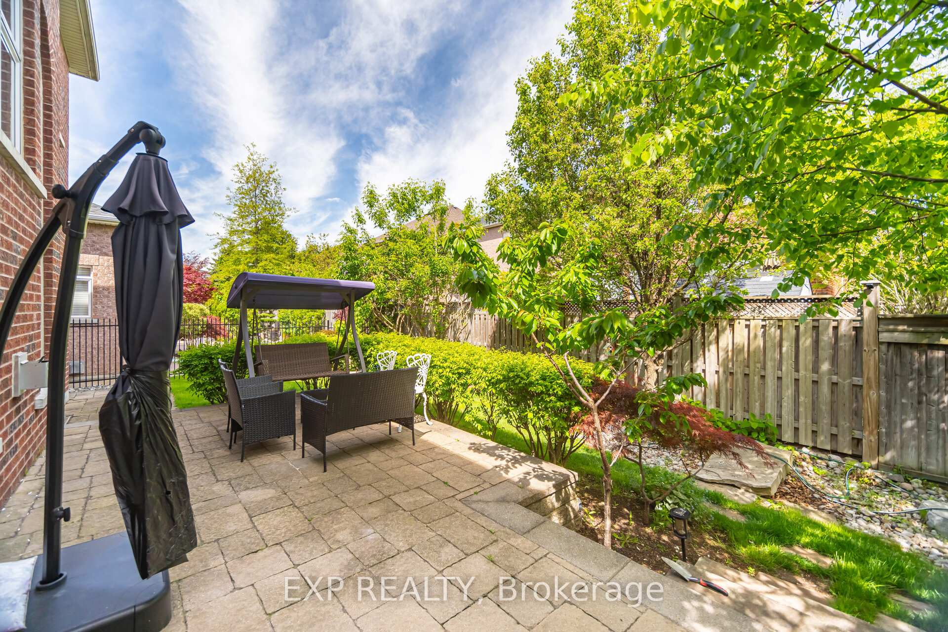 Photo 44 of 185 Cook's Mill Crescent, Vaughan, Patterson — HOMEH