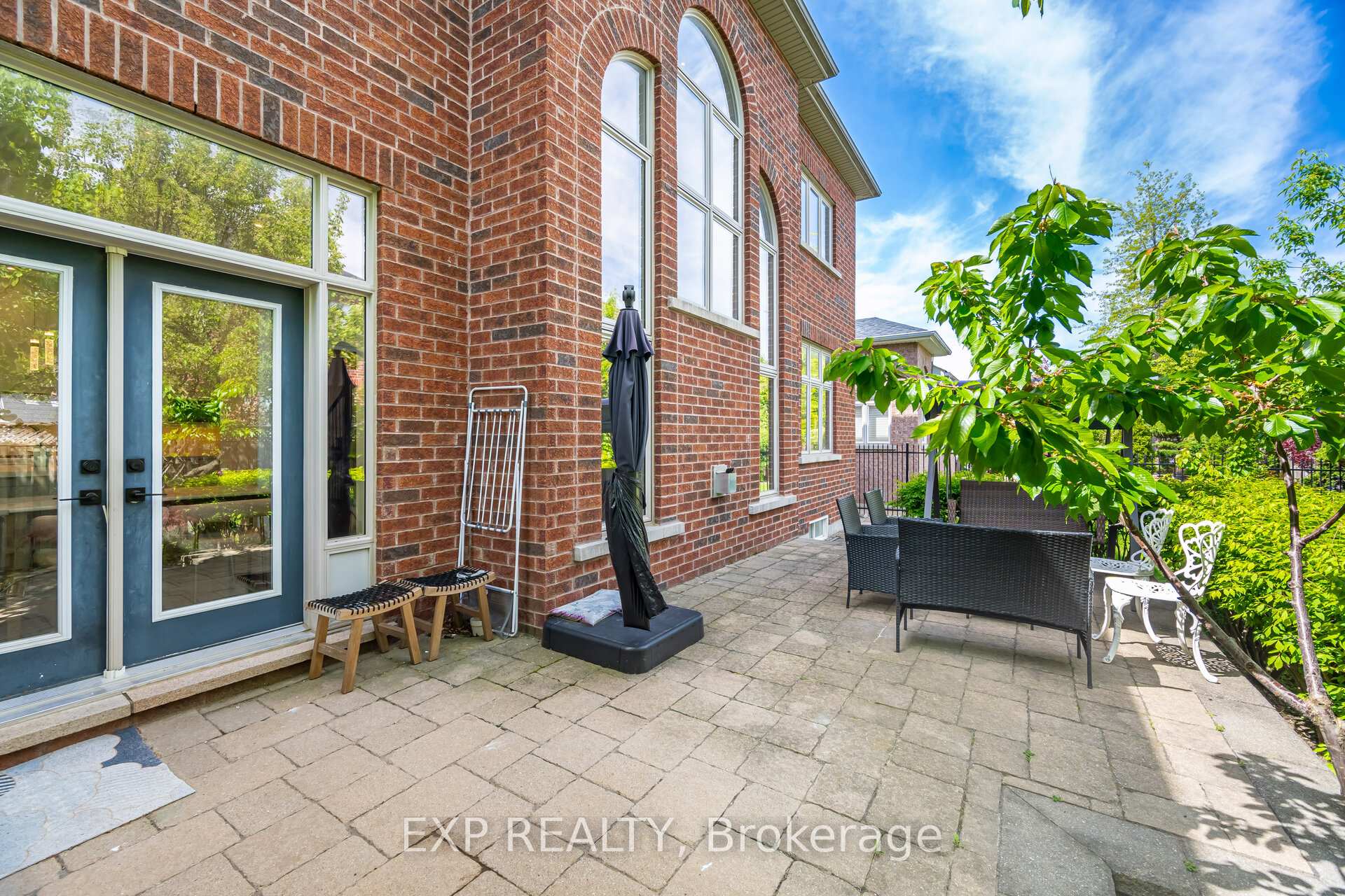 Photo 45 of 185 Cook's Mill Crescent, Vaughan, Patterson — HOMEH