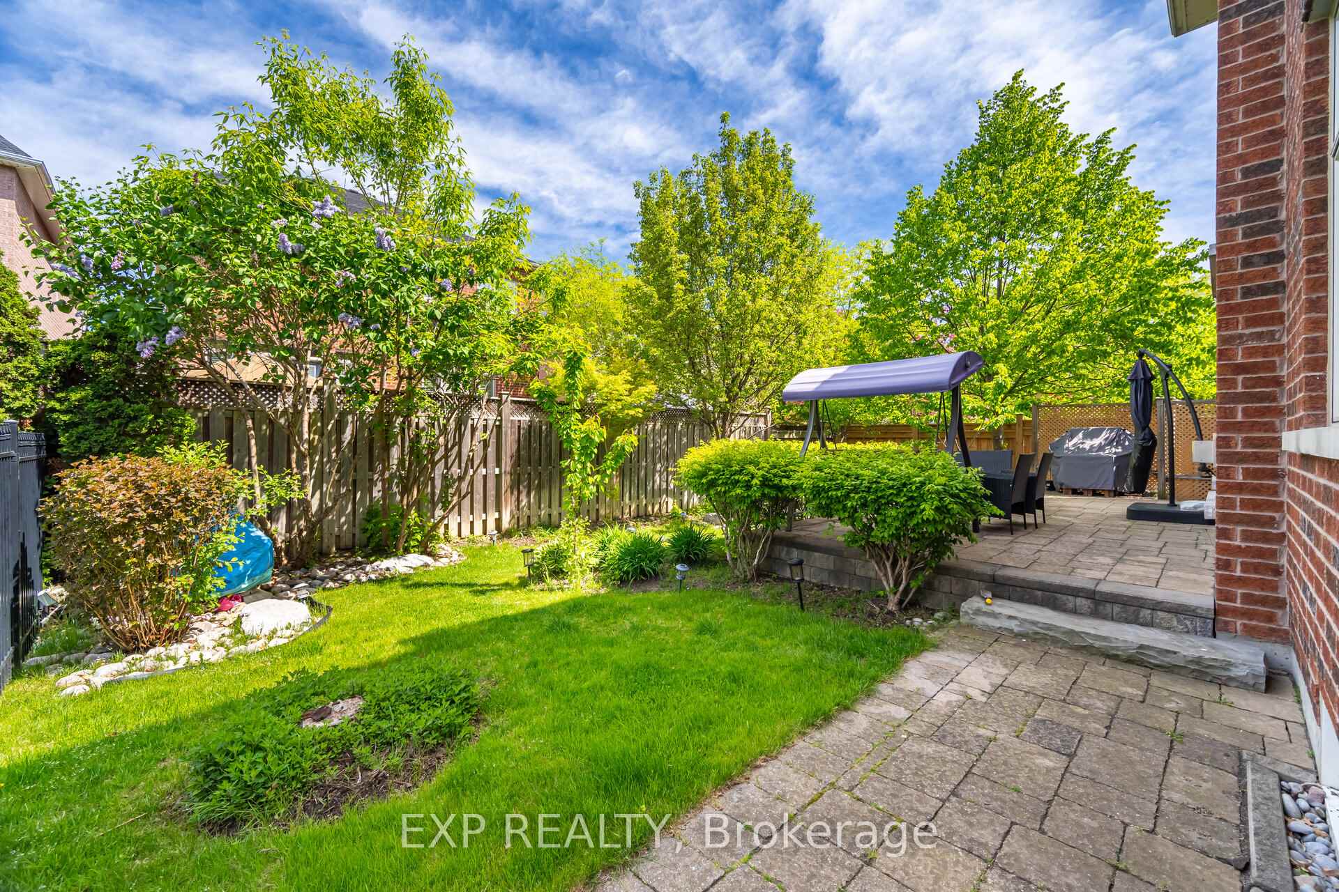 Photo 39 of 185 Cook's Mill Crescent, Vaughan, Patterson — HOMEH