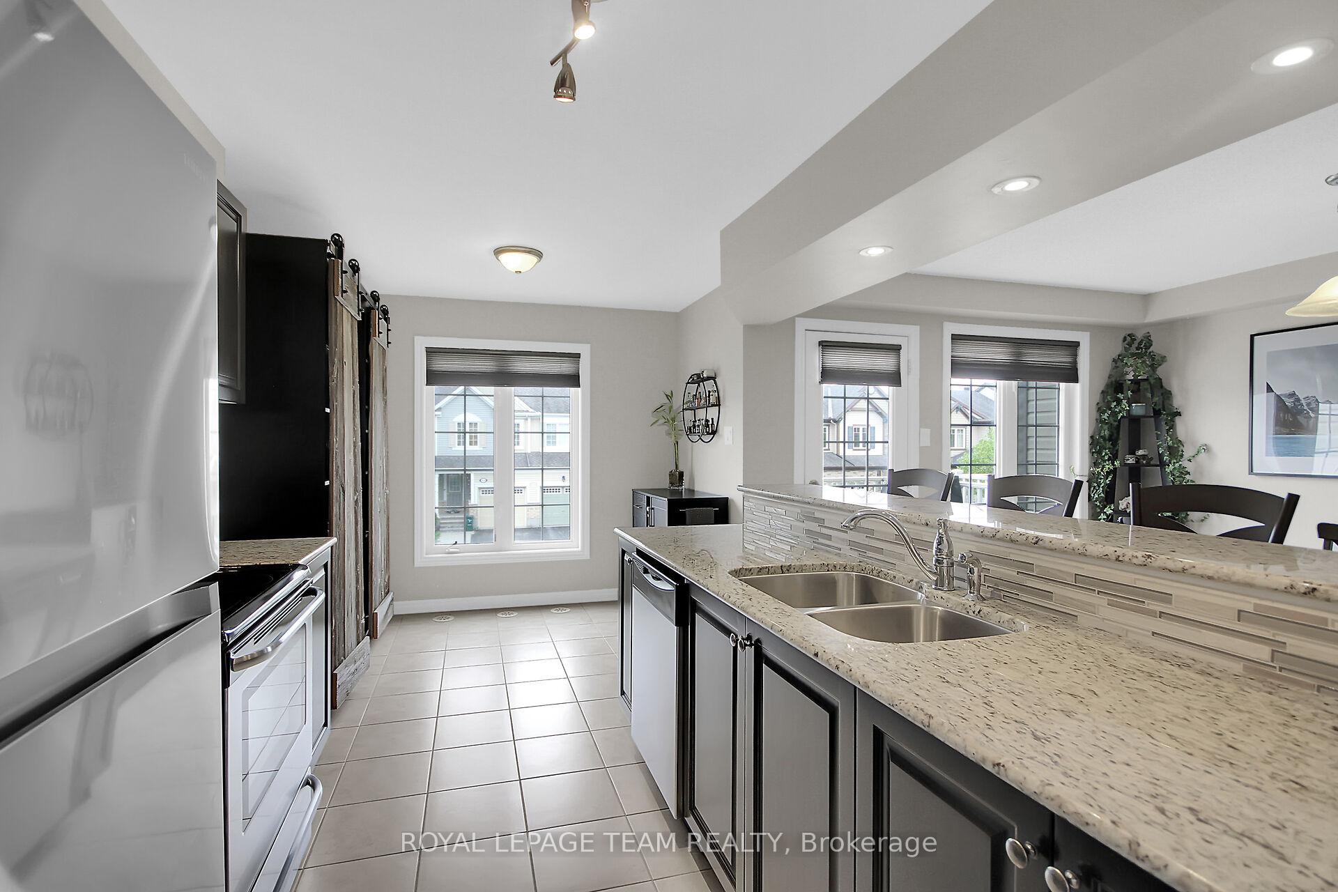 Photo 10 of 455 Meadowhawk Crescent, Ottawa, Barrhaven - Half Moon Bay — HOMEH