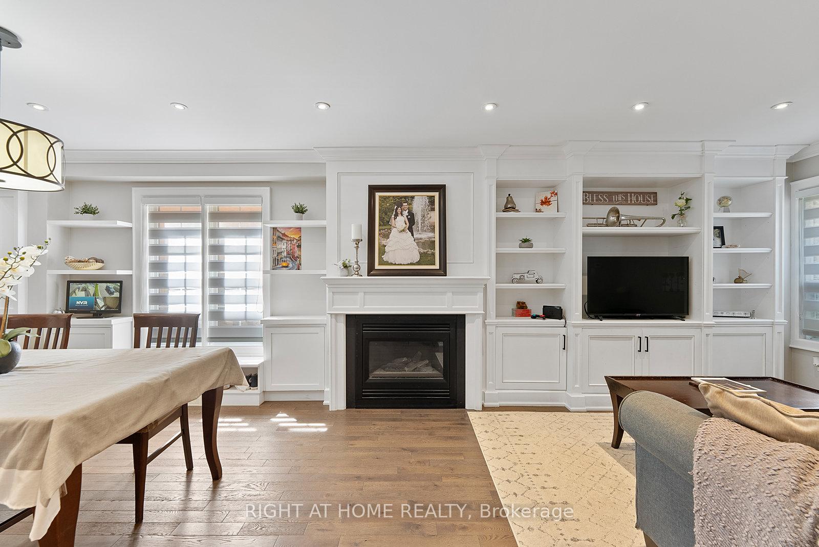 Photo 5 of 46 Elena Crescent, Vaughan, Maple — HOMEH