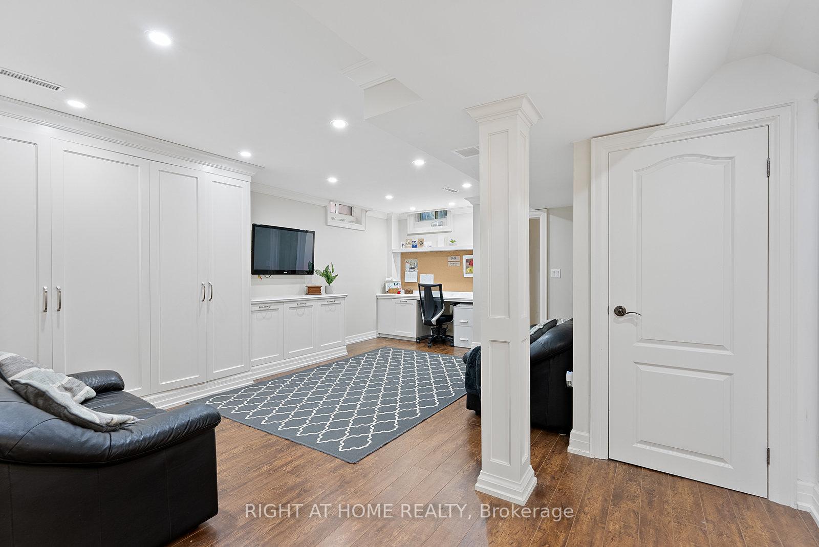 Photo 14 of 46 Elena Crescent, Vaughan, Maple — HOMEH