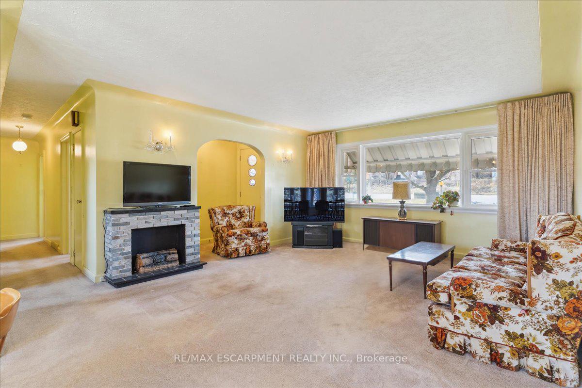 Photo 2 of 6122 Highway 9, New Tecumseth, Tottenham — HOMEH