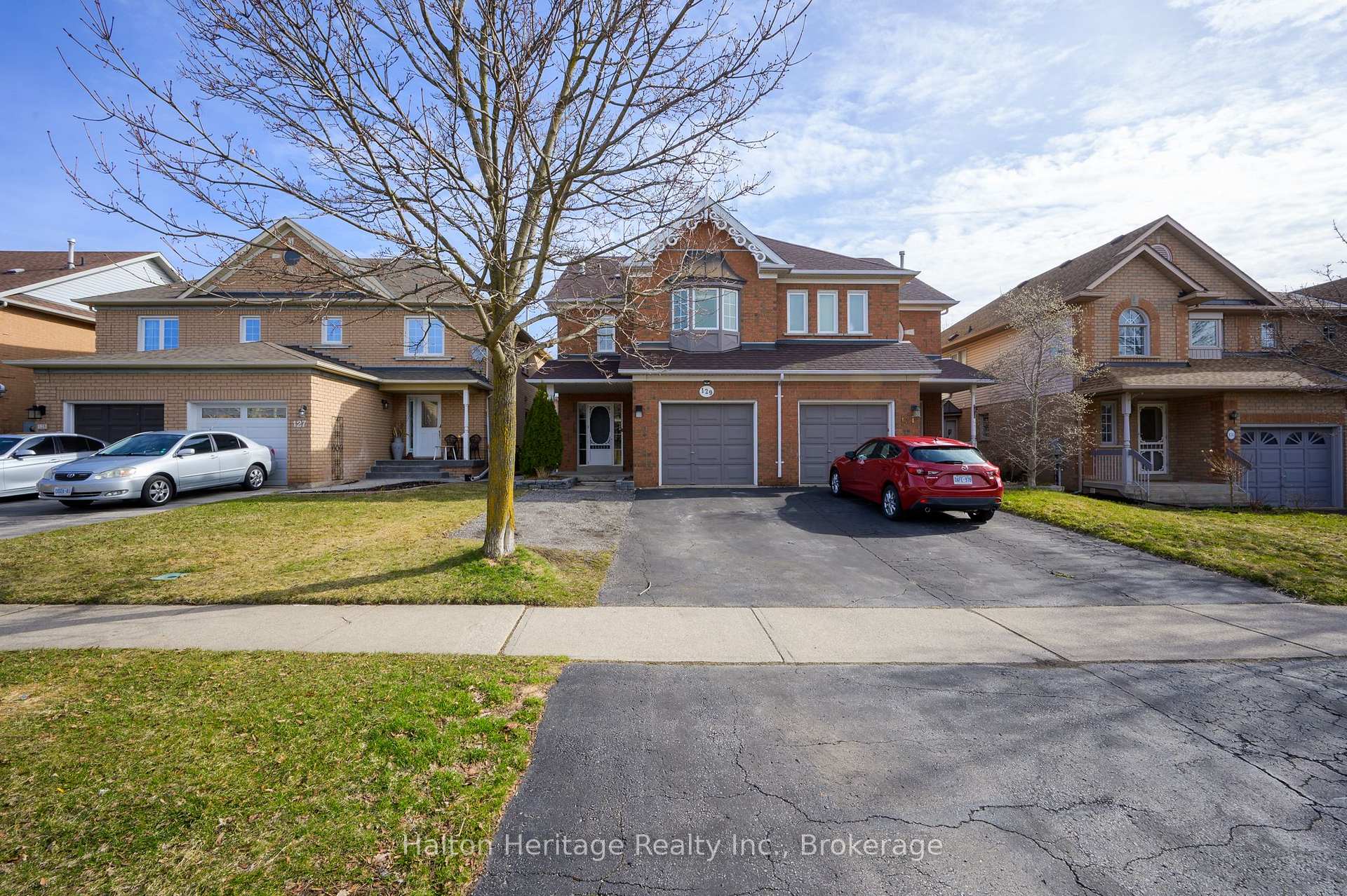 Front of 129 Harnesworth Crescent