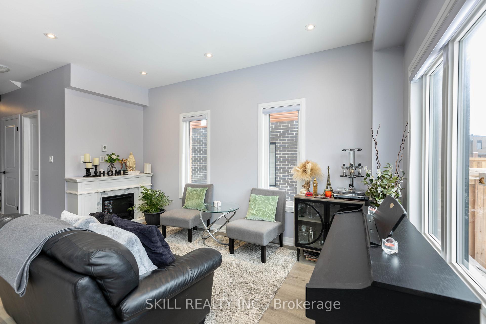 Photo 4 of 78 Fairlane Avenue, Barrie, Painswick South — HOMEH