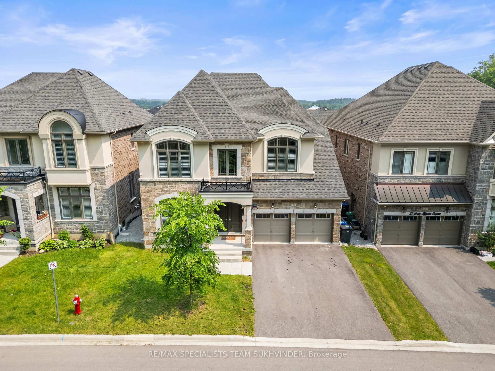 Front of 27 Daisy Meadow Crescent
