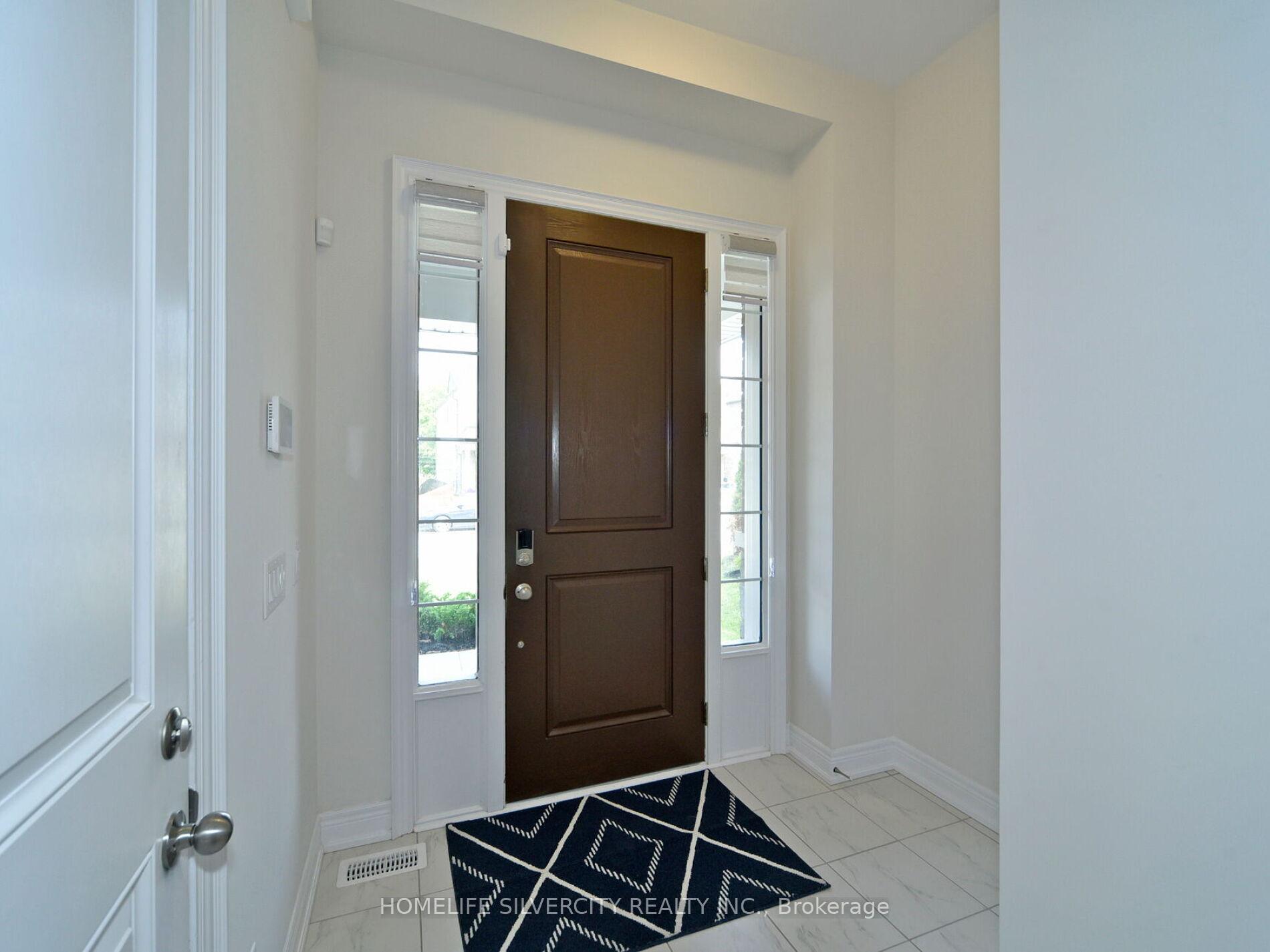 Photo 2 of 92 Deer Ridge Crescent, Whitby, Rural Whitby — HOMEH