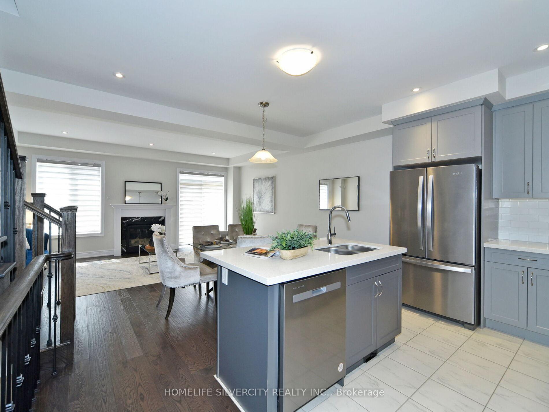 Photo 10 of 92 Deer Ridge Crescent, Whitby, Rural Whitby — HOMEH