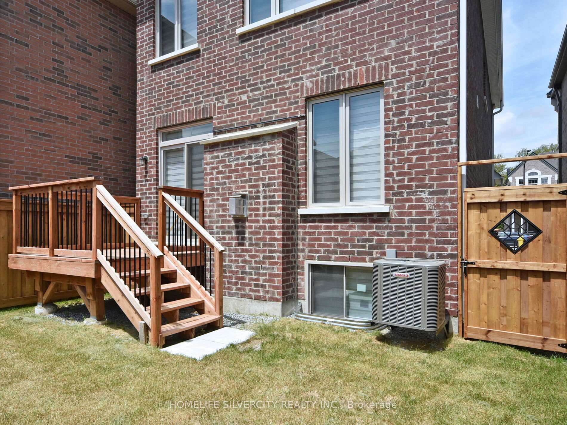 Photo 45 of 92 Deer Ridge Crescent, Whitby, Rural Whitby — HOMEH