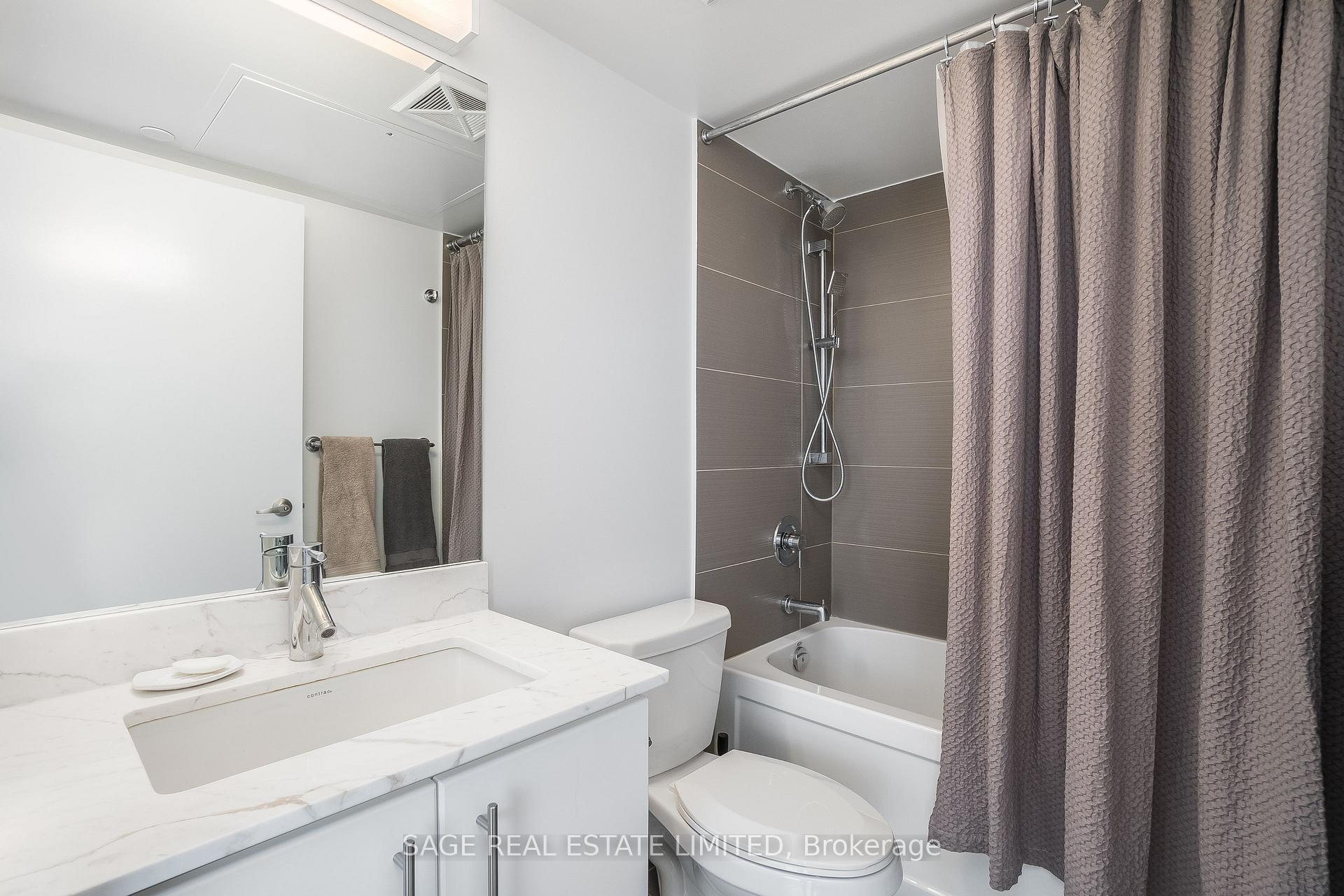 Photo 7 of Unit 803, 58 Orchard View Boulevard, Toronto, Yonge-Eglinton — HOMEH