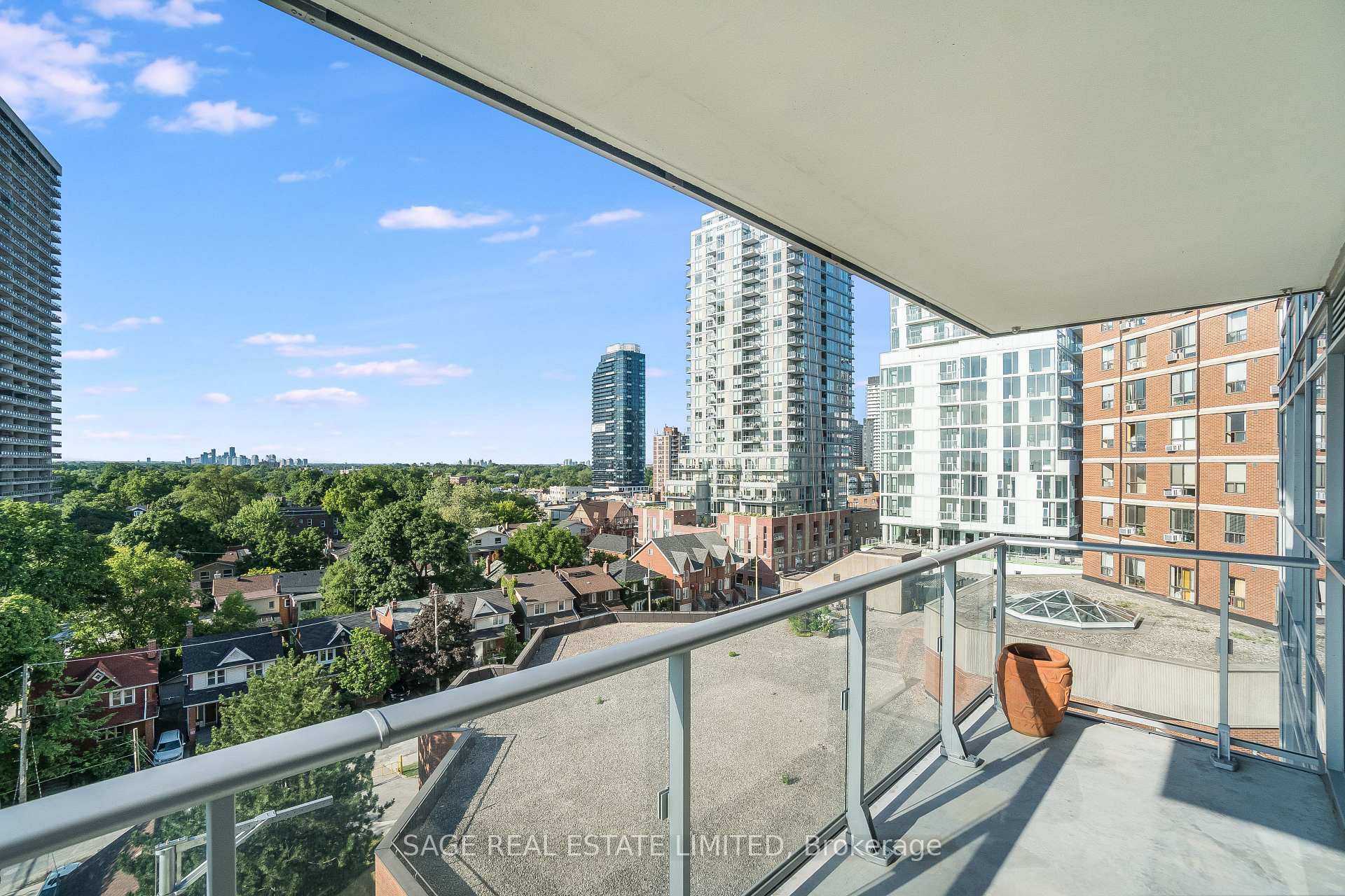 Photo 11 of Unit 803, 58 Orchard View Boulevard, Toronto, Yonge-Eglinton — HOMEH