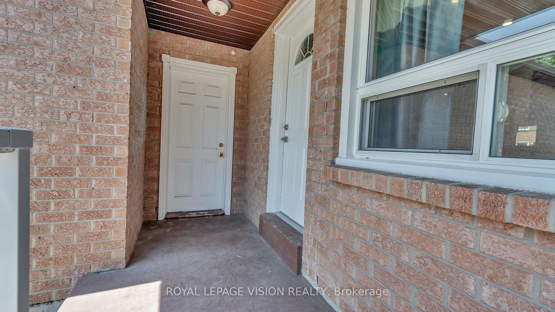 Photo 2 of 26 Ravenscroft Road, Ajax, Central — HOMEH