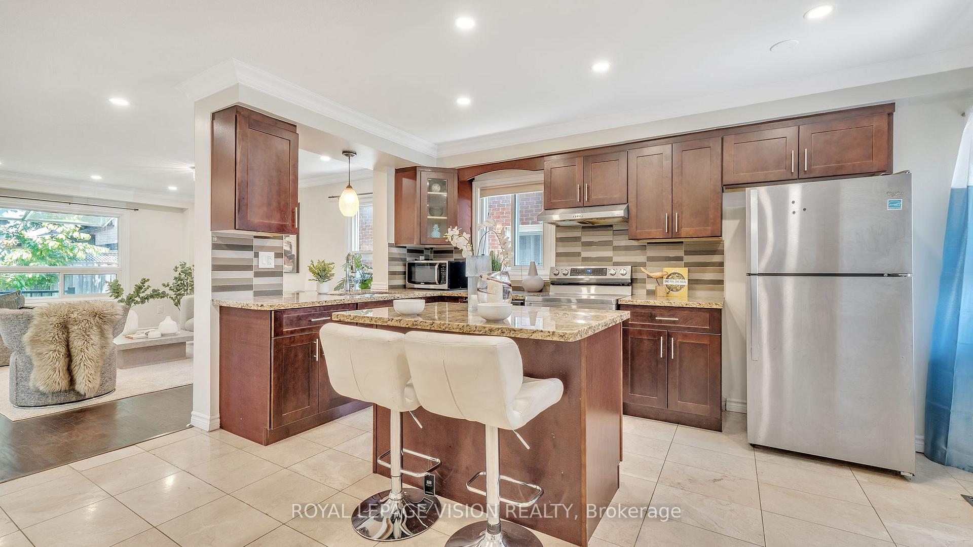 Photo 11 of 26 Ravenscroft Road, Ajax, Central — HOMEH