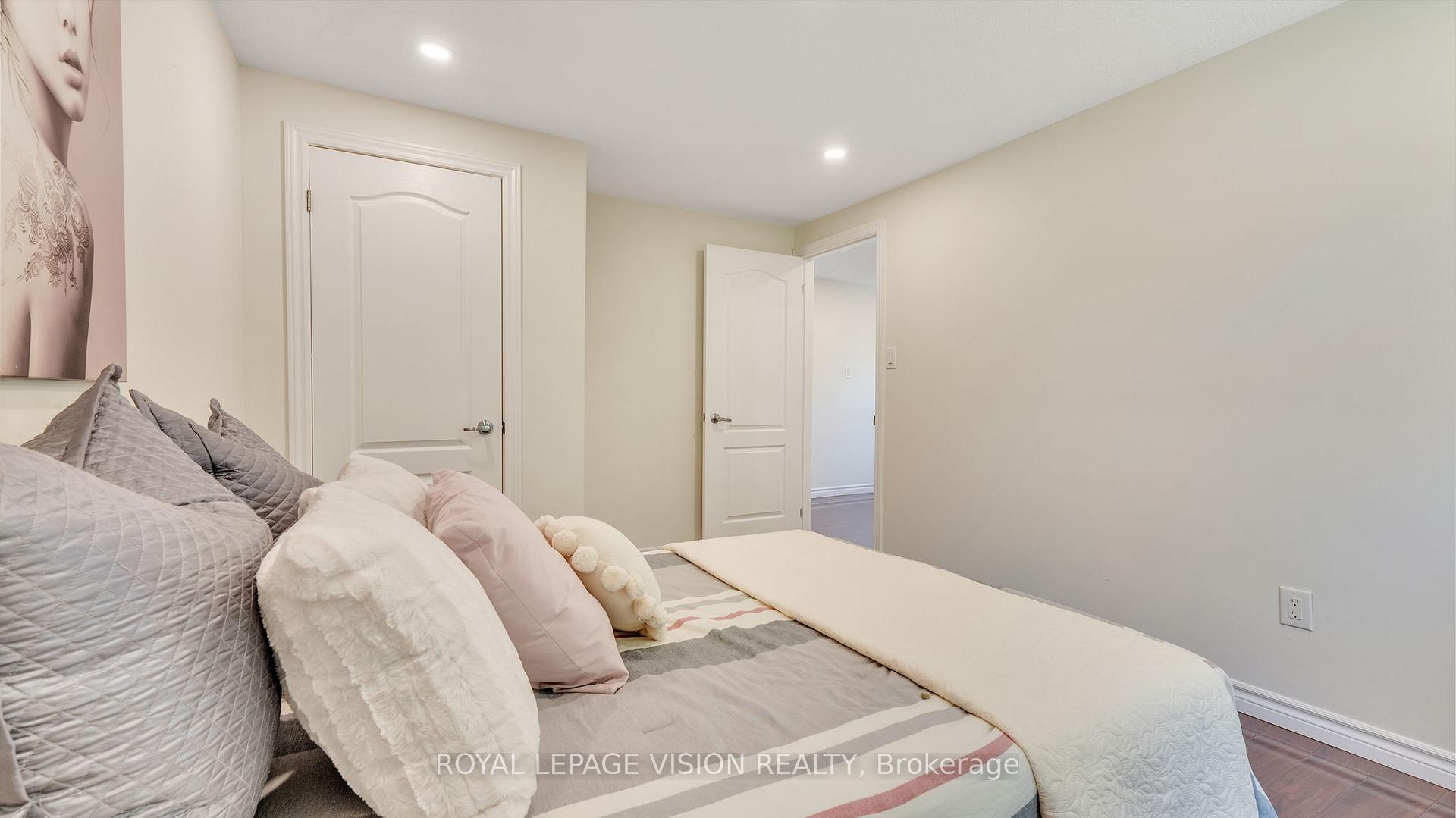 Photo 18 of 26 Ravenscroft Road, Ajax, Central — HOMEH