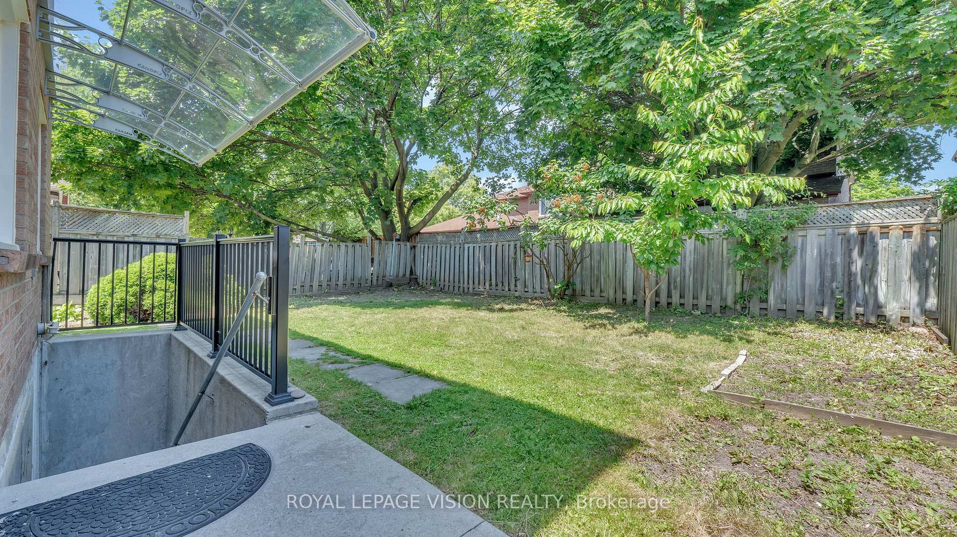 Photo 37 of 26 Ravenscroft Road, Ajax, Central — HOMEH