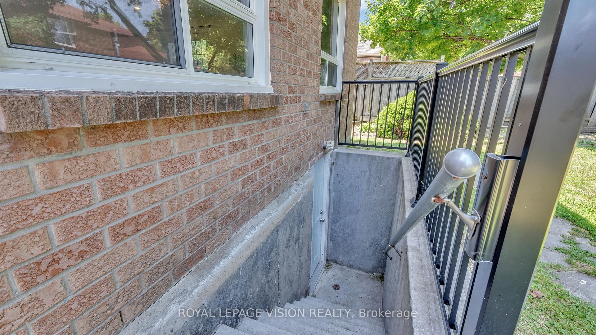 Photo 38 of 26 Ravenscroft Road, Ajax, Central — HOMEH