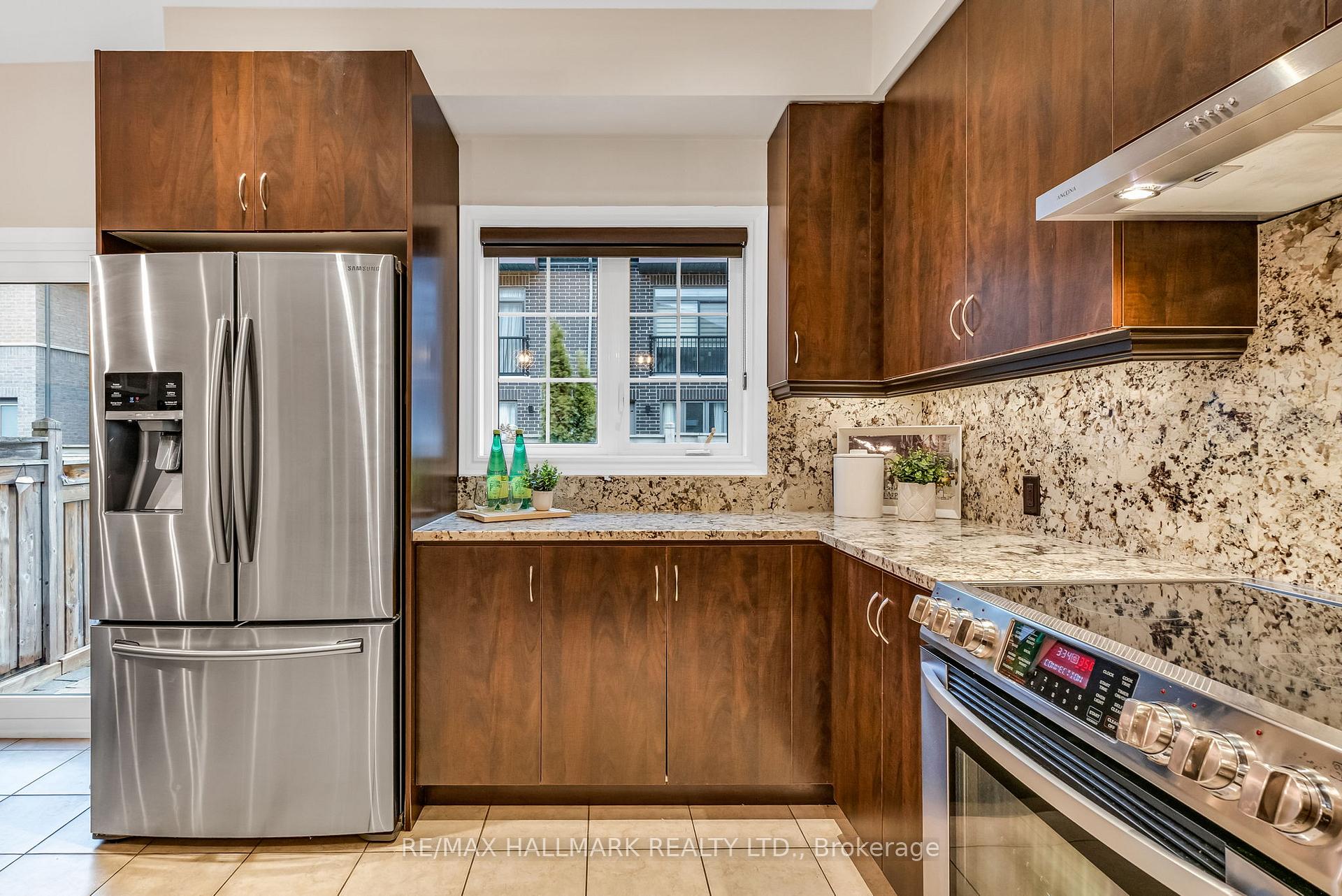 Photo 9 of 59 Zachary Place, Vaughan, Vellore Village — HOMEH