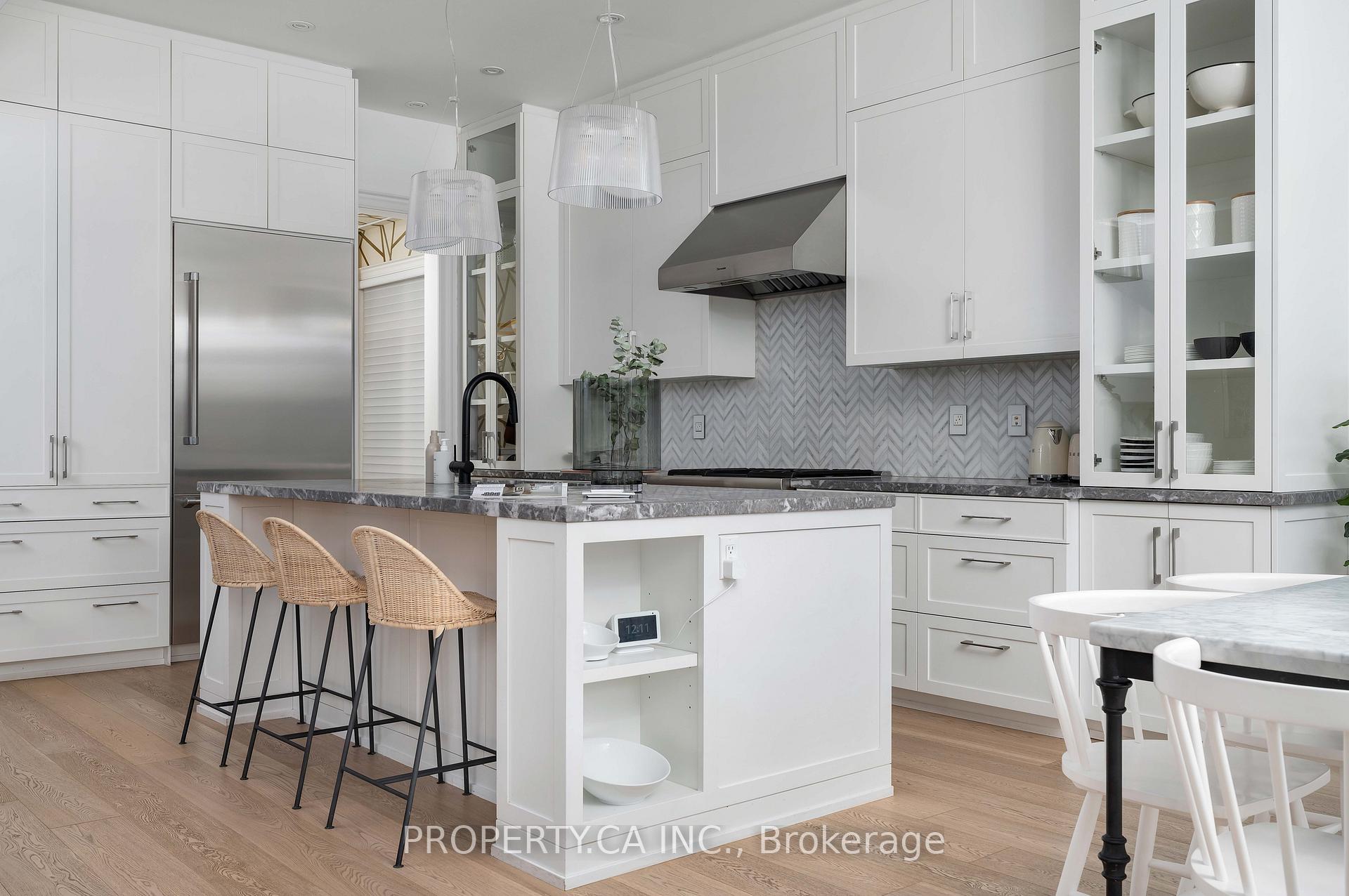 Photo 5 of 24 Kylemount Court, Vaughan, Patterson — HOMEH