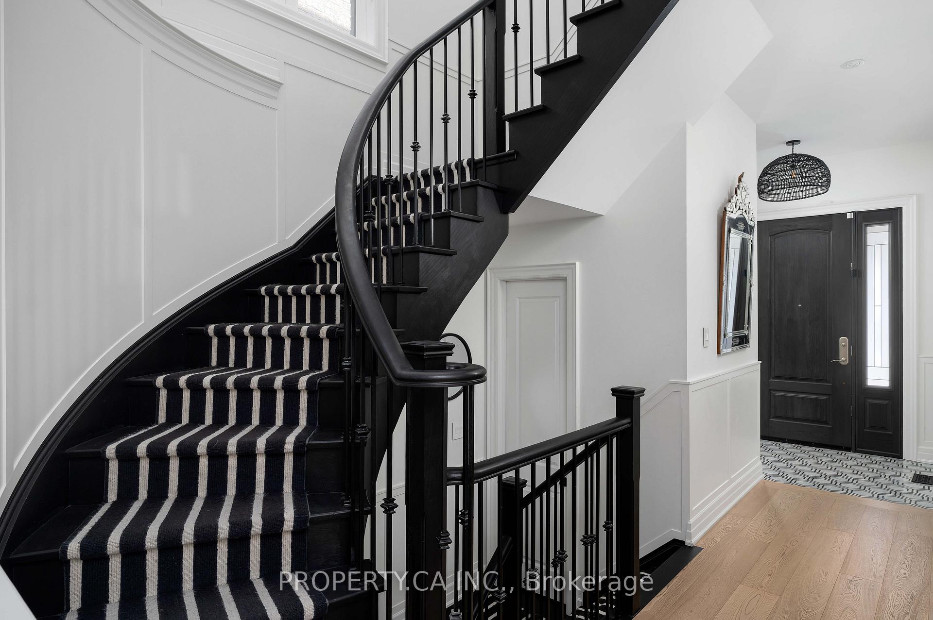 Photo 7 of 24 Kylemount Court, Vaughan, Patterson — HOMEH
