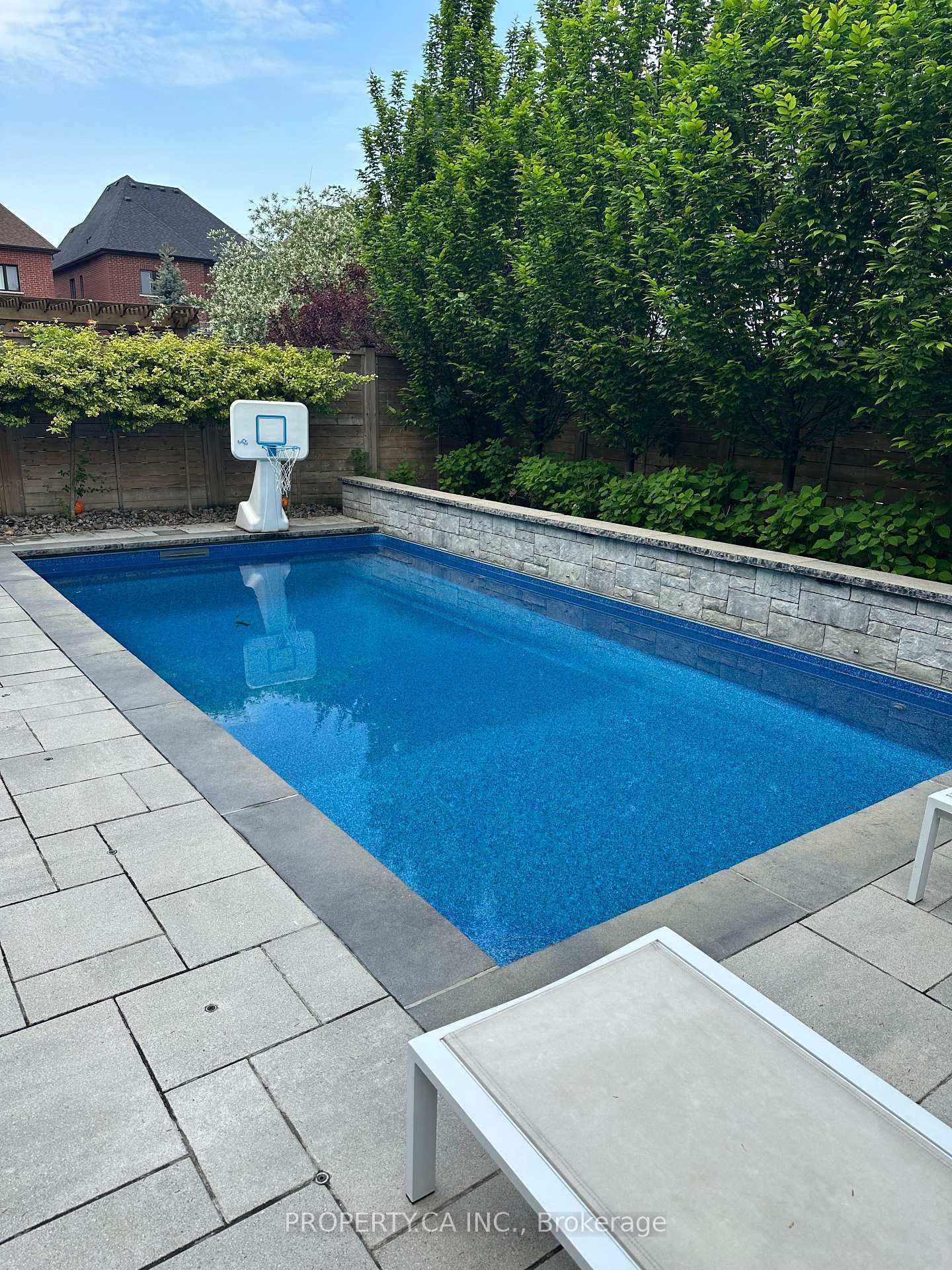 Photo 38 of 24 Kylemount Court, Vaughan, Patterson — HOMEH